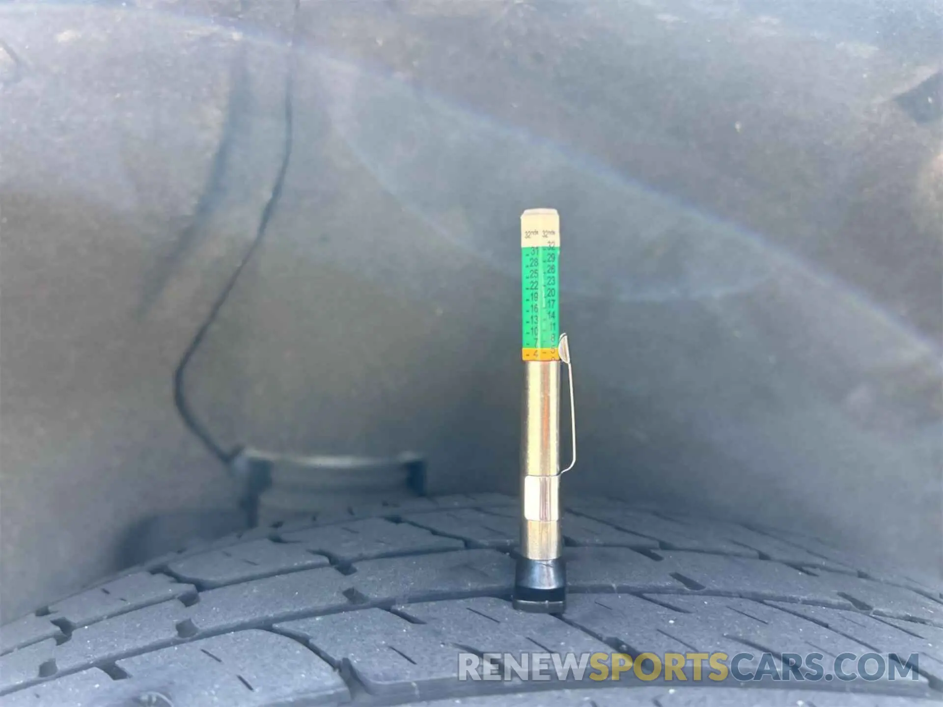 8 Photograph of a damaged car 2GNAXJEV1L6235830 CHEVROLET EQUINOX 2020