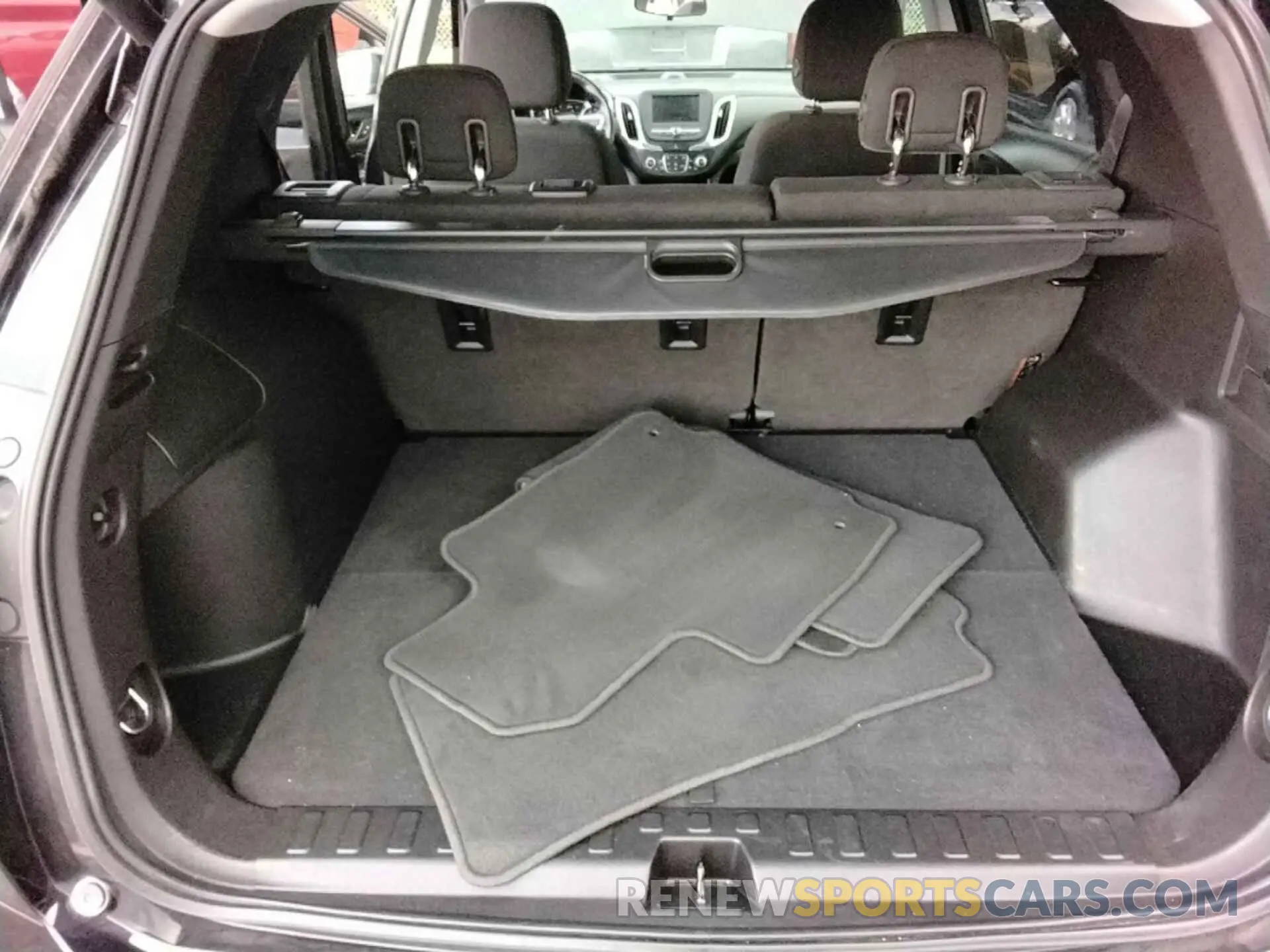 6 Photograph of a damaged car 2GNAXJEV1L6236315 CHEVROLET EQUINOX 2020