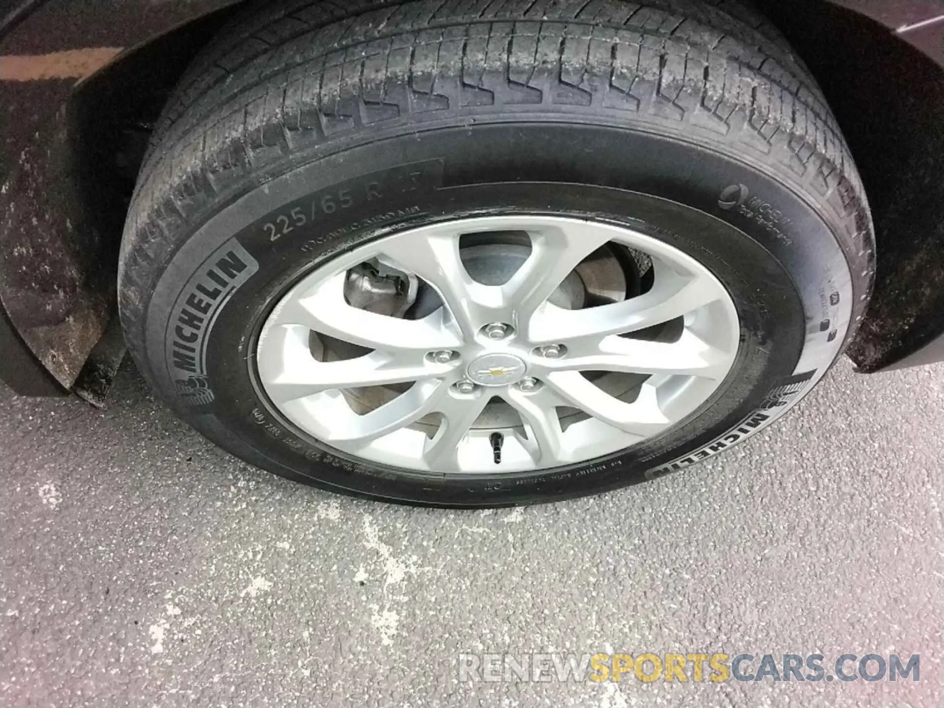 9 Photograph of a damaged car 2GNAXJEV1L6236315 CHEVROLET EQUINOX 2020