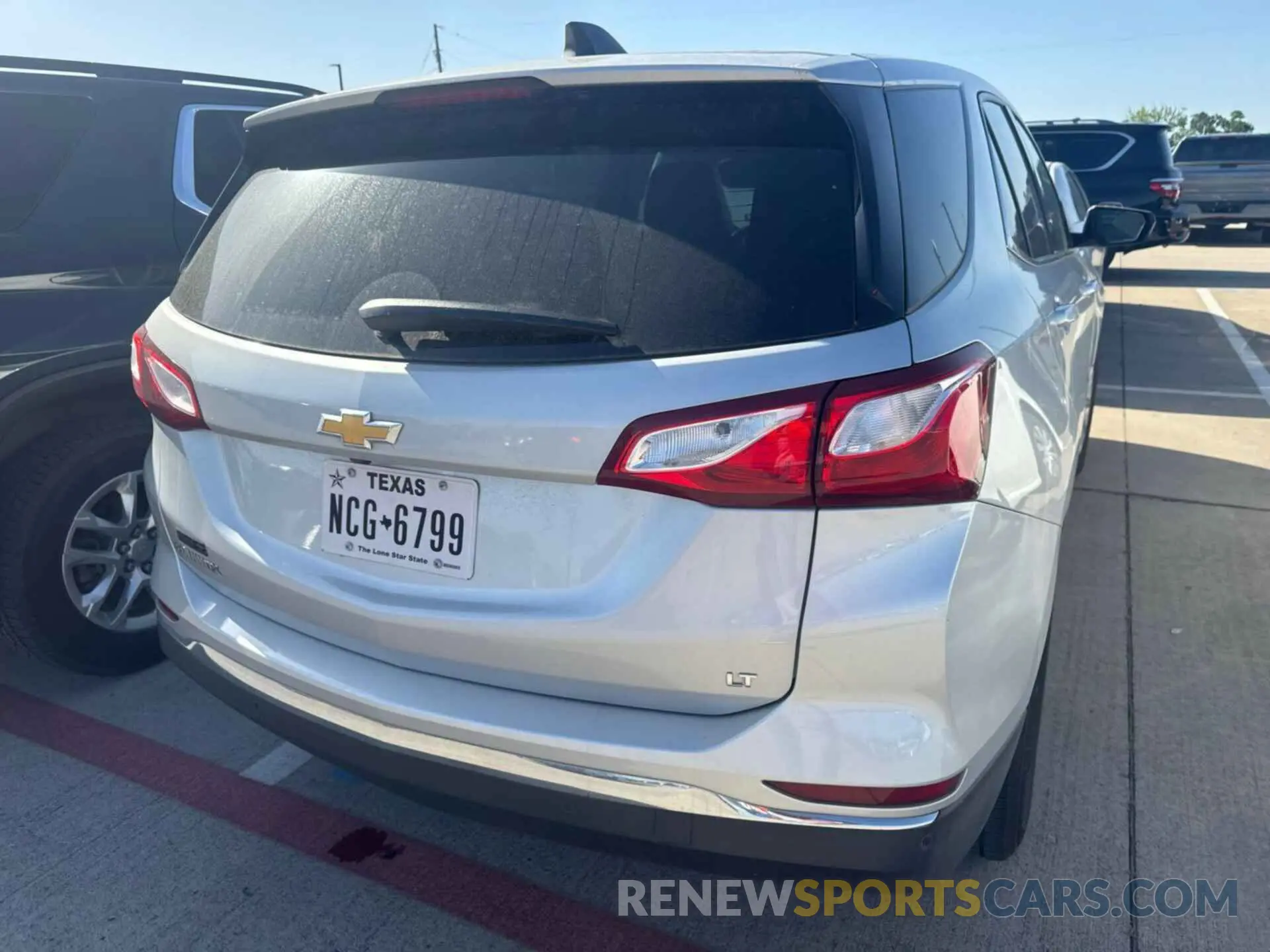 16 Photograph of a damaged car 2GNAXJEV1L6238047 CHEVROLET EQUINOX 2020