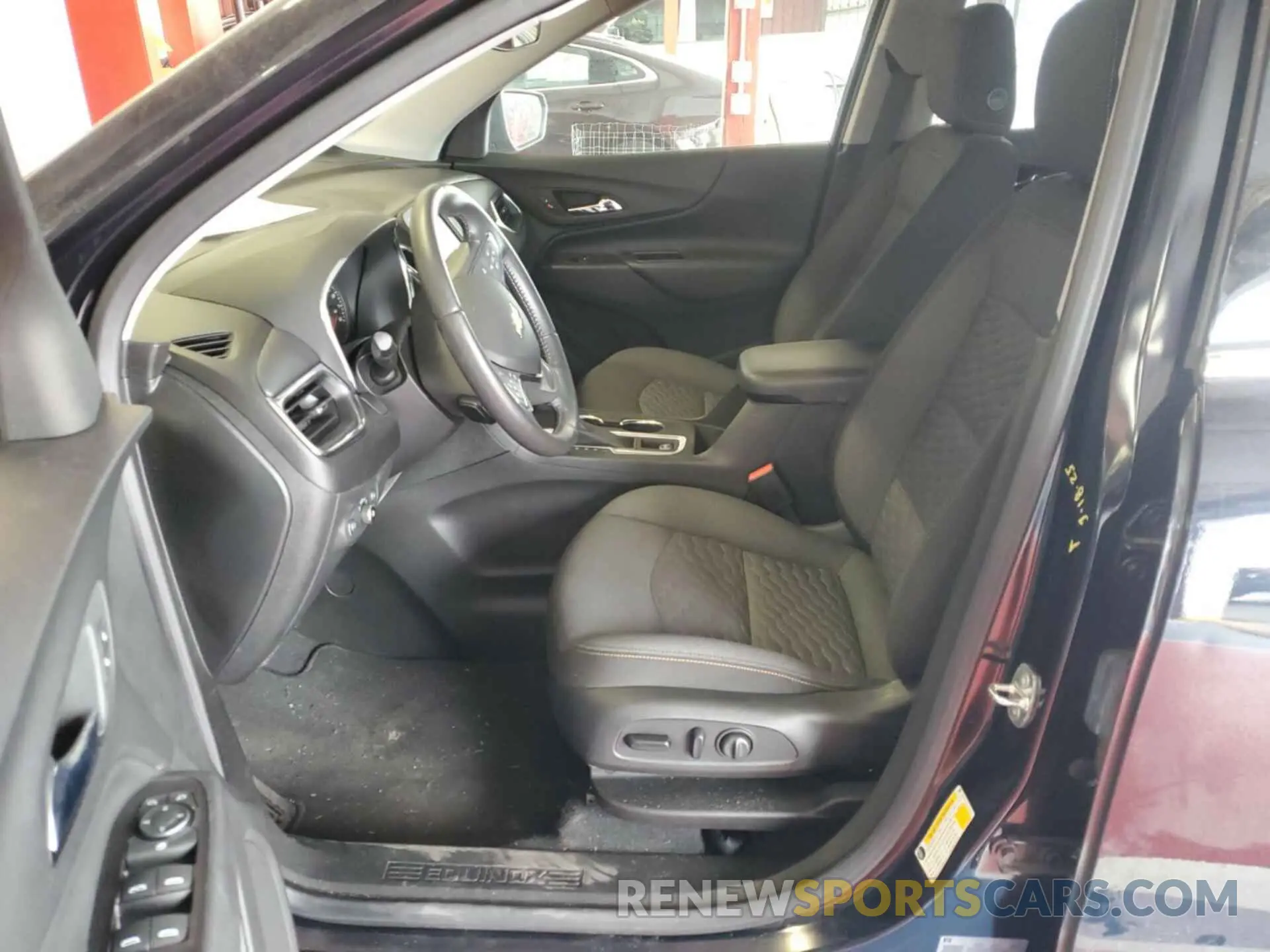 23 Photograph of a damaged car 2GNAXJEV1L6240350 CHEVROLET EQUINOX 2020