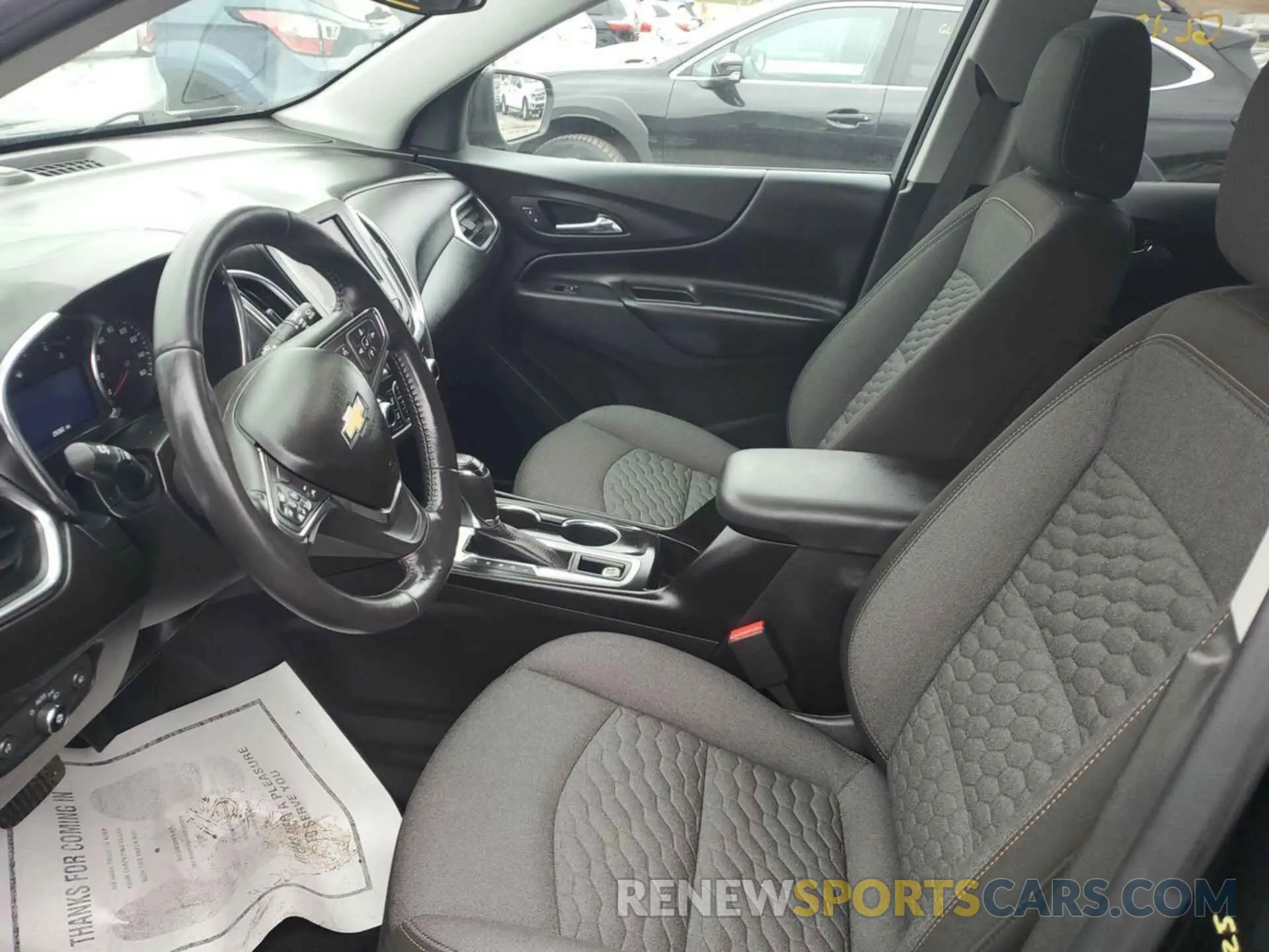 28 Photograph of a damaged car 2GNAXJEV1L6240350 CHEVROLET EQUINOX 2020