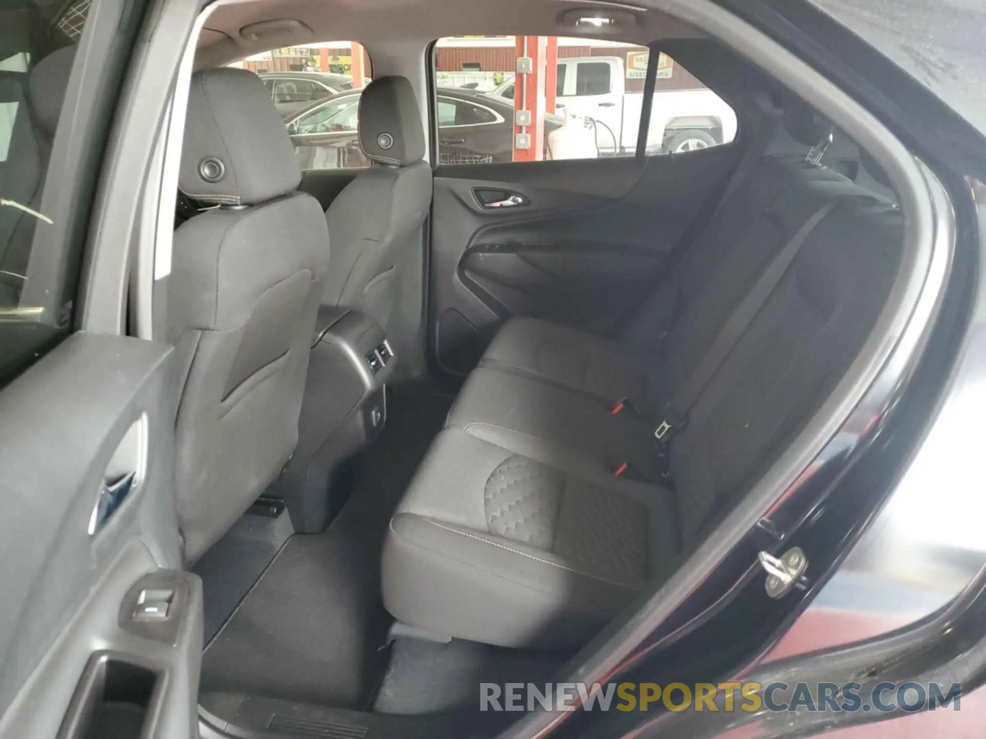 5 Photograph of a damaged car 2GNAXJEV1L6240350 CHEVROLET EQUINOX 2020