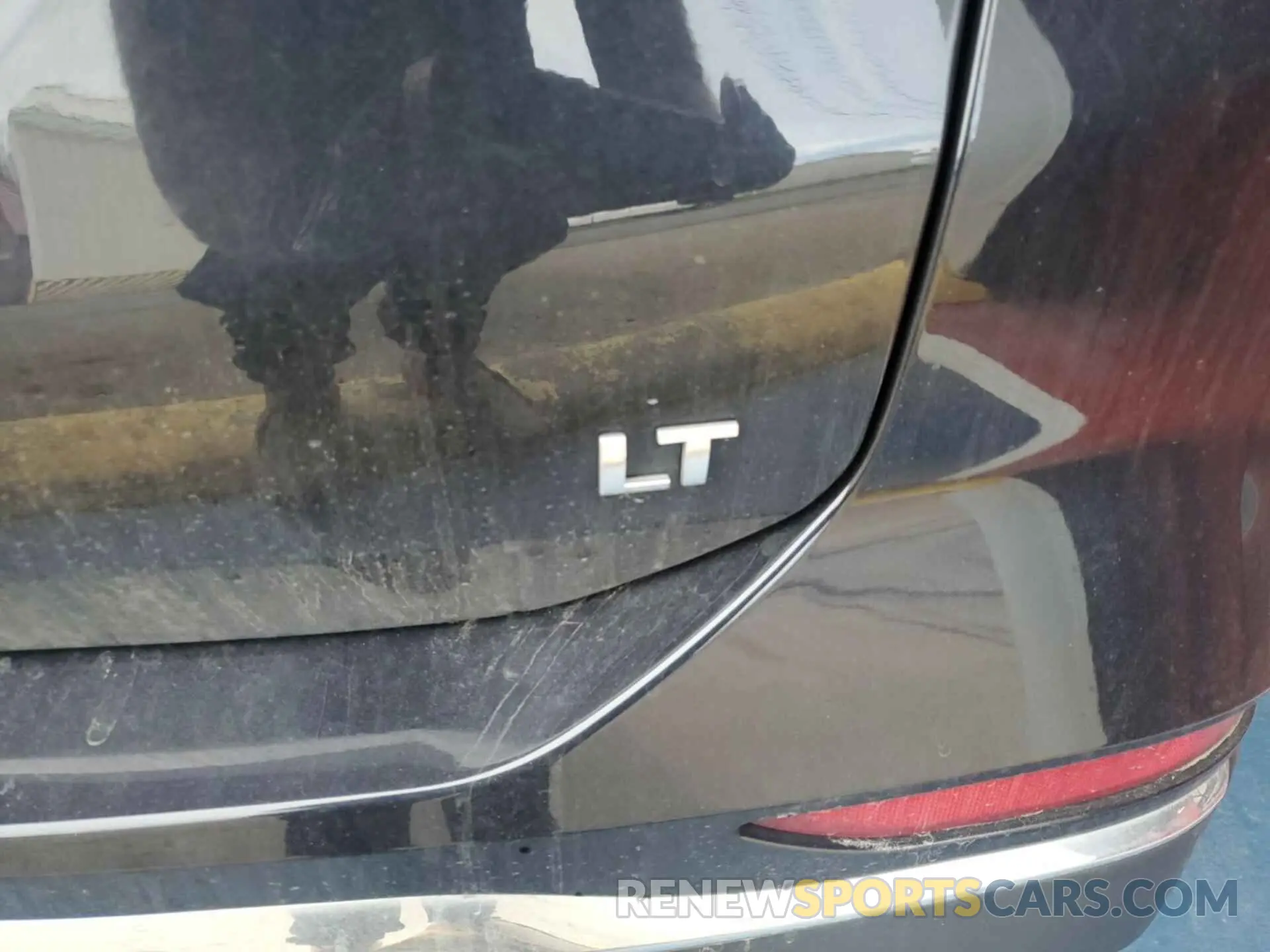 9 Photograph of a damaged car 2GNAXJEV1L6240350 CHEVROLET EQUINOX 2020
