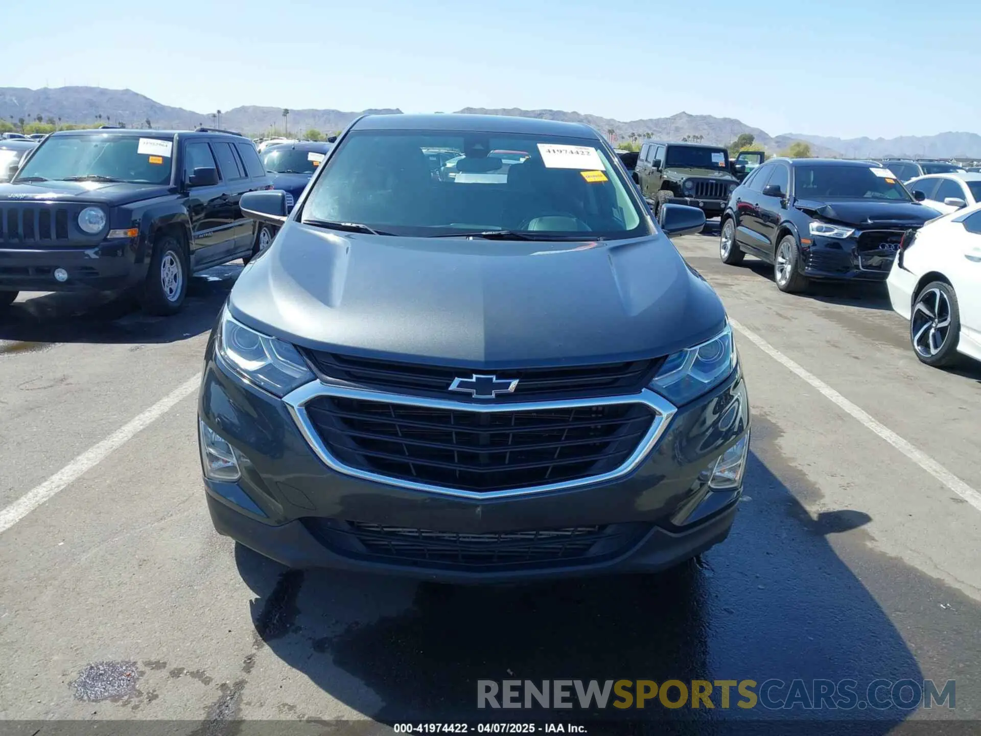 13 Photograph of a damaged car 2GNAXJEV2L6100100 CHEVROLET EQUINOX 2020