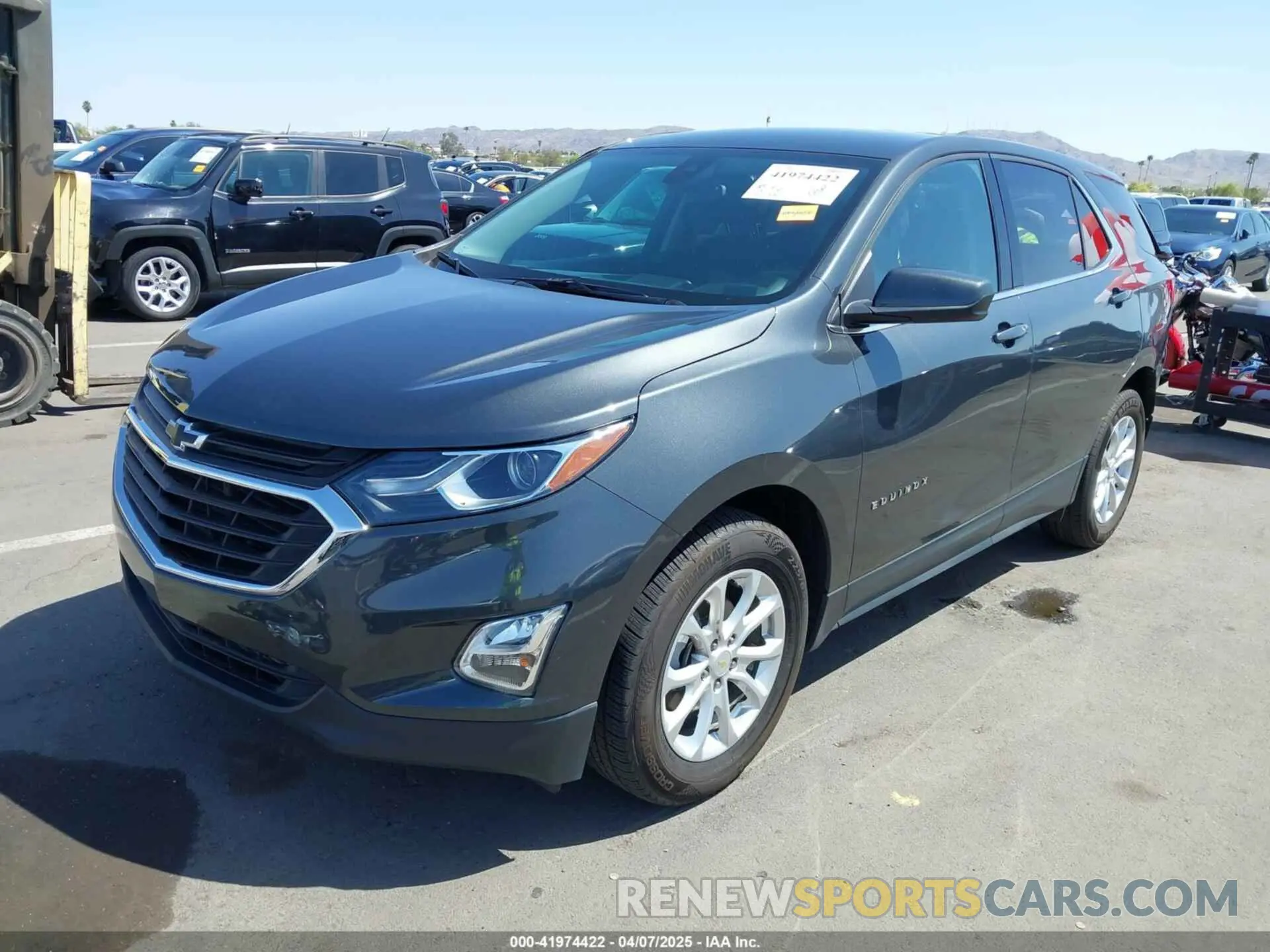 2 Photograph of a damaged car 2GNAXJEV2L6100100 CHEVROLET EQUINOX 2020