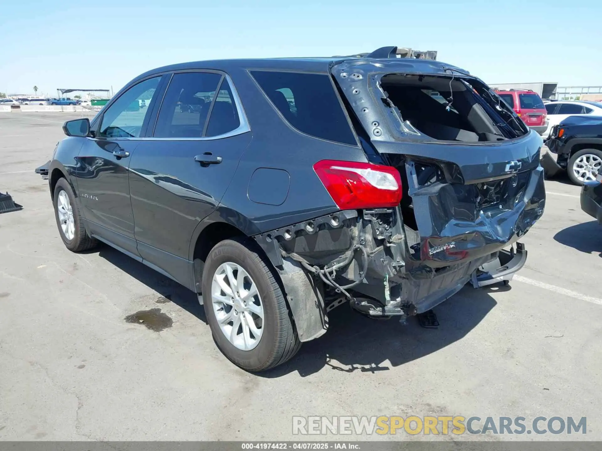 3 Photograph of a damaged car 2GNAXJEV2L6100100 CHEVROLET EQUINOX 2020