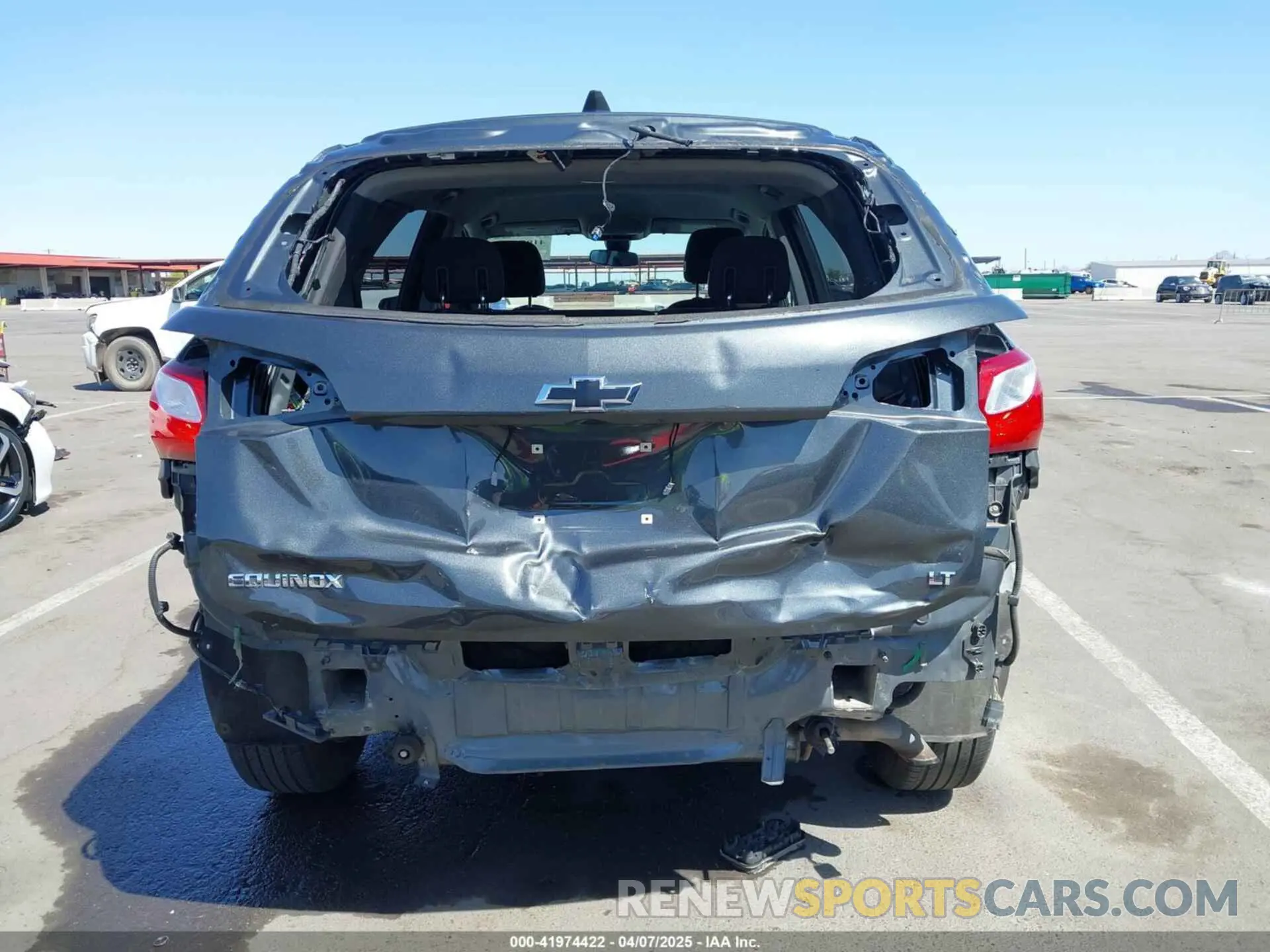 6 Photograph of a damaged car 2GNAXJEV2L6100100 CHEVROLET EQUINOX 2020