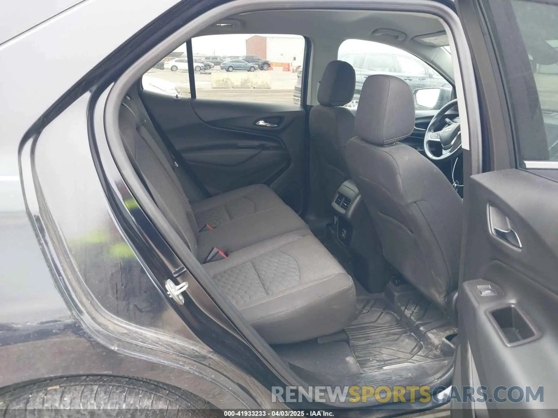 8 Photograph of a damaged car 2GNAXJEV2L6136692 CHEVROLET EQUINOX 2020
