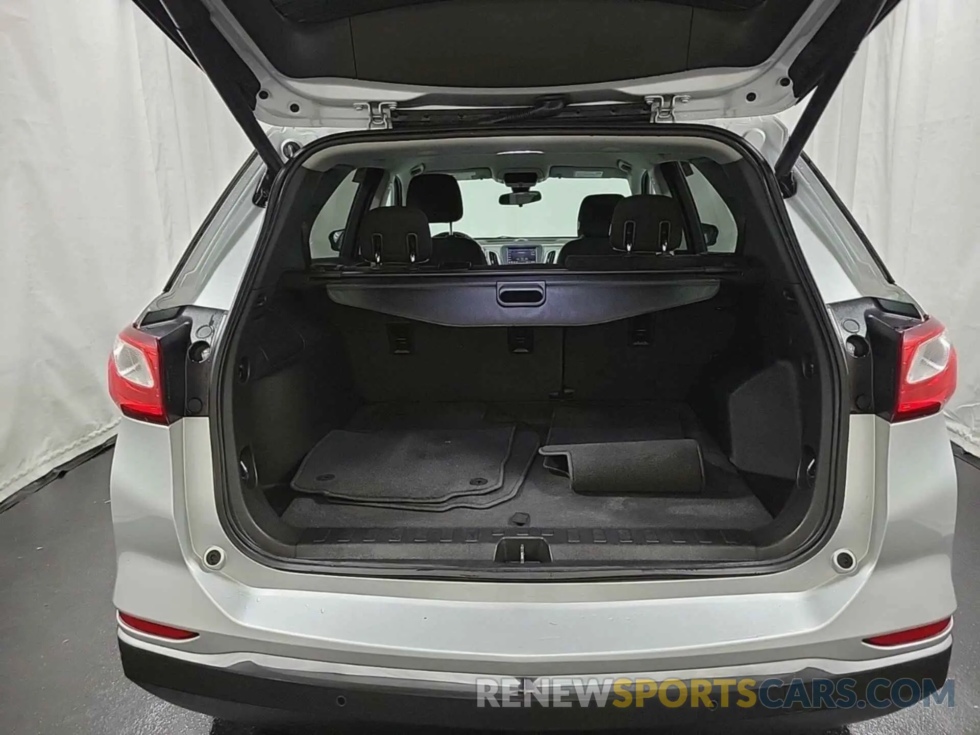 20 Photograph of a damaged car 2GNAXJEV2L6154805 CHEVROLET EQUINOX 2020