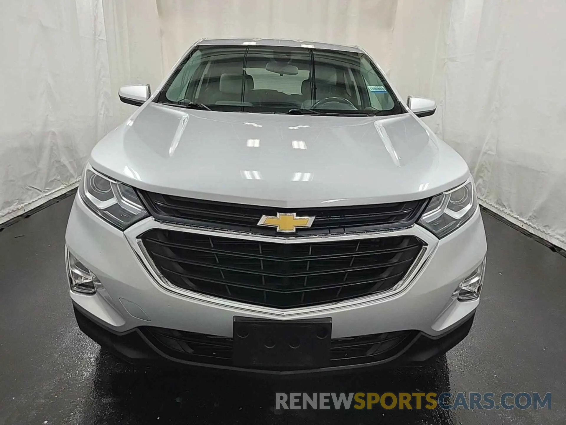 24 Photograph of a damaged car 2GNAXJEV2L6154805 CHEVROLET EQUINOX 2020