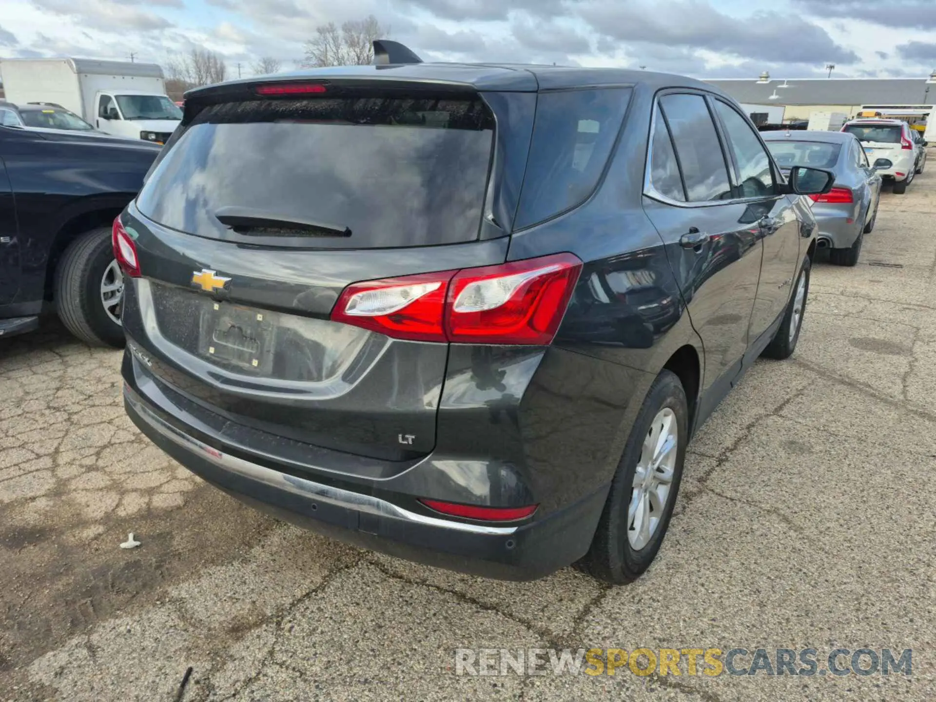 13 Photograph of a damaged car 2GNAXJEV2L6154948 CHEVROLET EQUINOX 2020