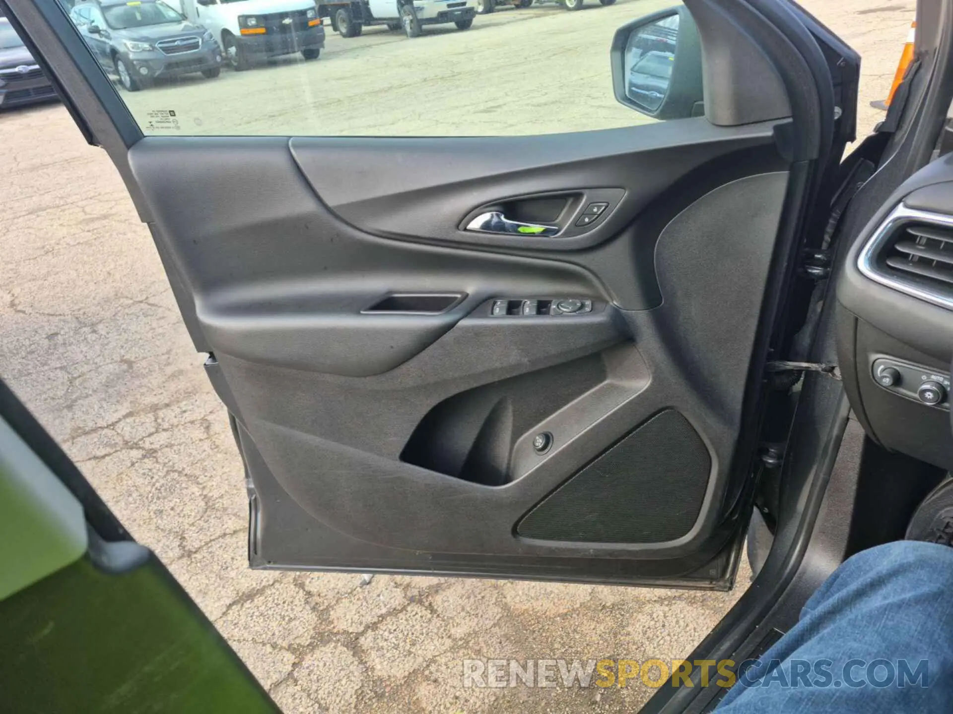 15 Photograph of a damaged car 2GNAXJEV2L6154948 CHEVROLET EQUINOX 2020