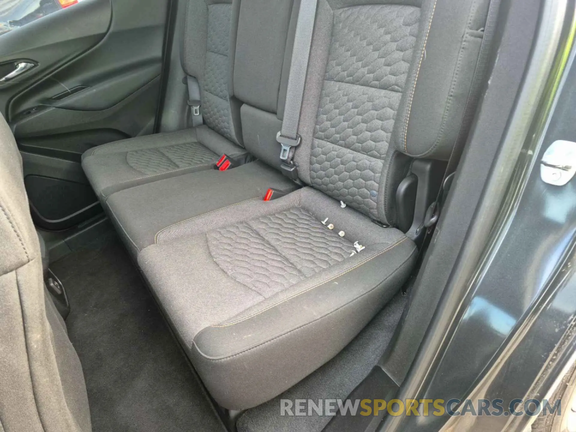 7 Photograph of a damaged car 2GNAXJEV2L6154948 CHEVROLET EQUINOX 2020