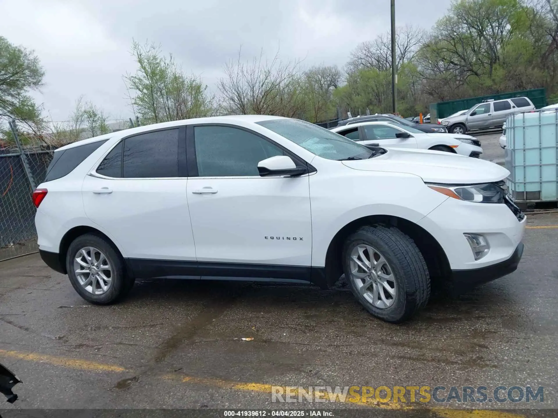 13 Photograph of a damaged car 2GNAXJEV2L6163939 CHEVROLET EQUINOX 2020
