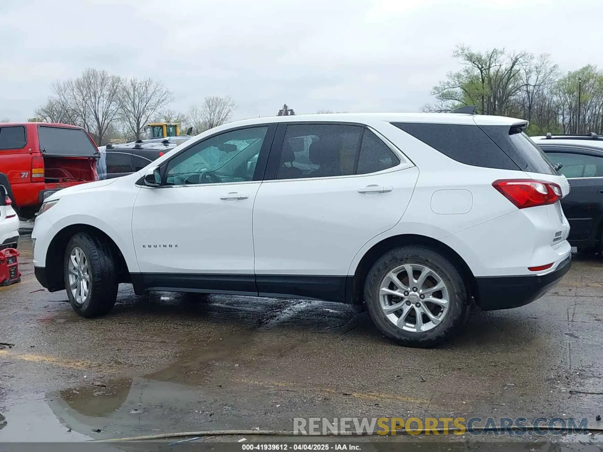 14 Photograph of a damaged car 2GNAXJEV2L6163939 CHEVROLET EQUINOX 2020