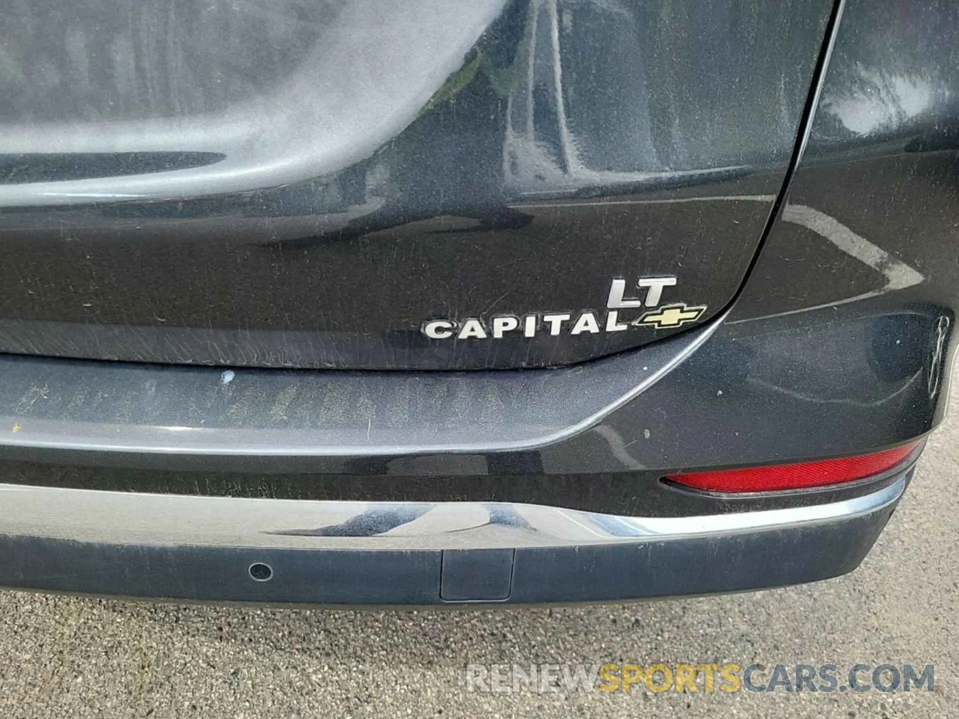 11 Photograph of a damaged car 2GNAXJEV2L6179980 CHEVROLET EQUINOX 2020