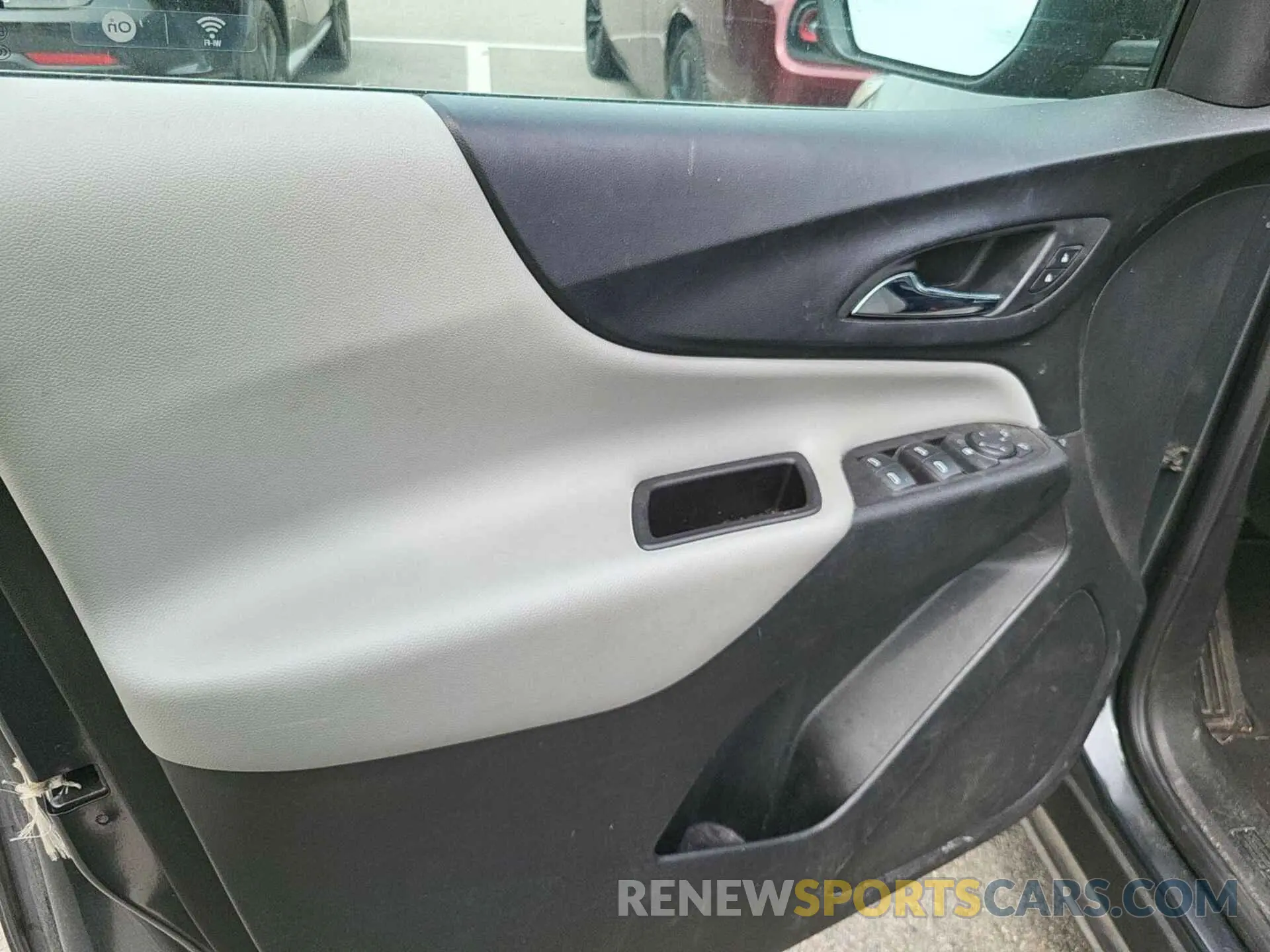 12 Photograph of a damaged car 2GNAXJEV2L6179980 CHEVROLET EQUINOX 2020