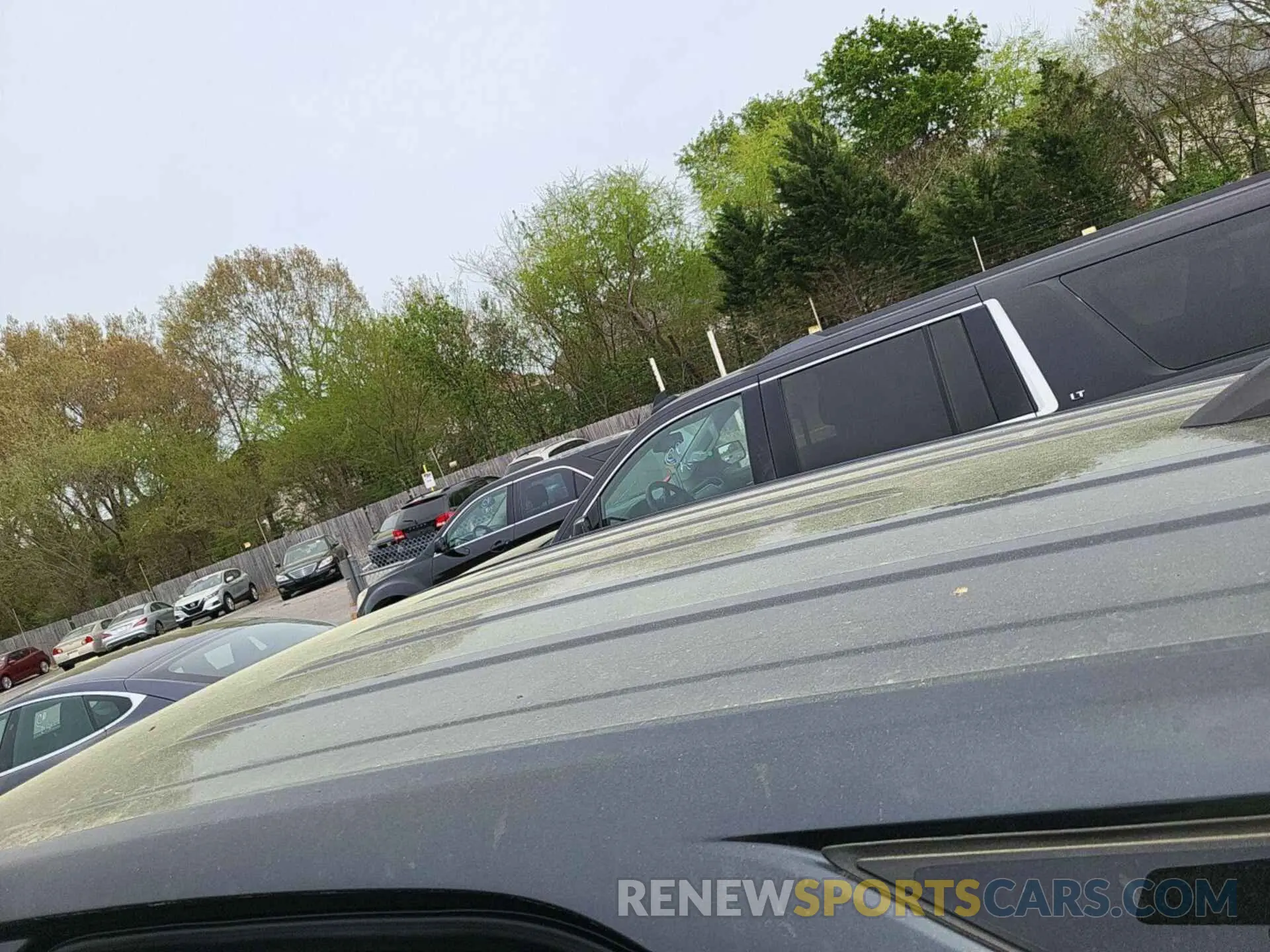 18 Photograph of a damaged car 2GNAXJEV2L6179980 CHEVROLET EQUINOX 2020