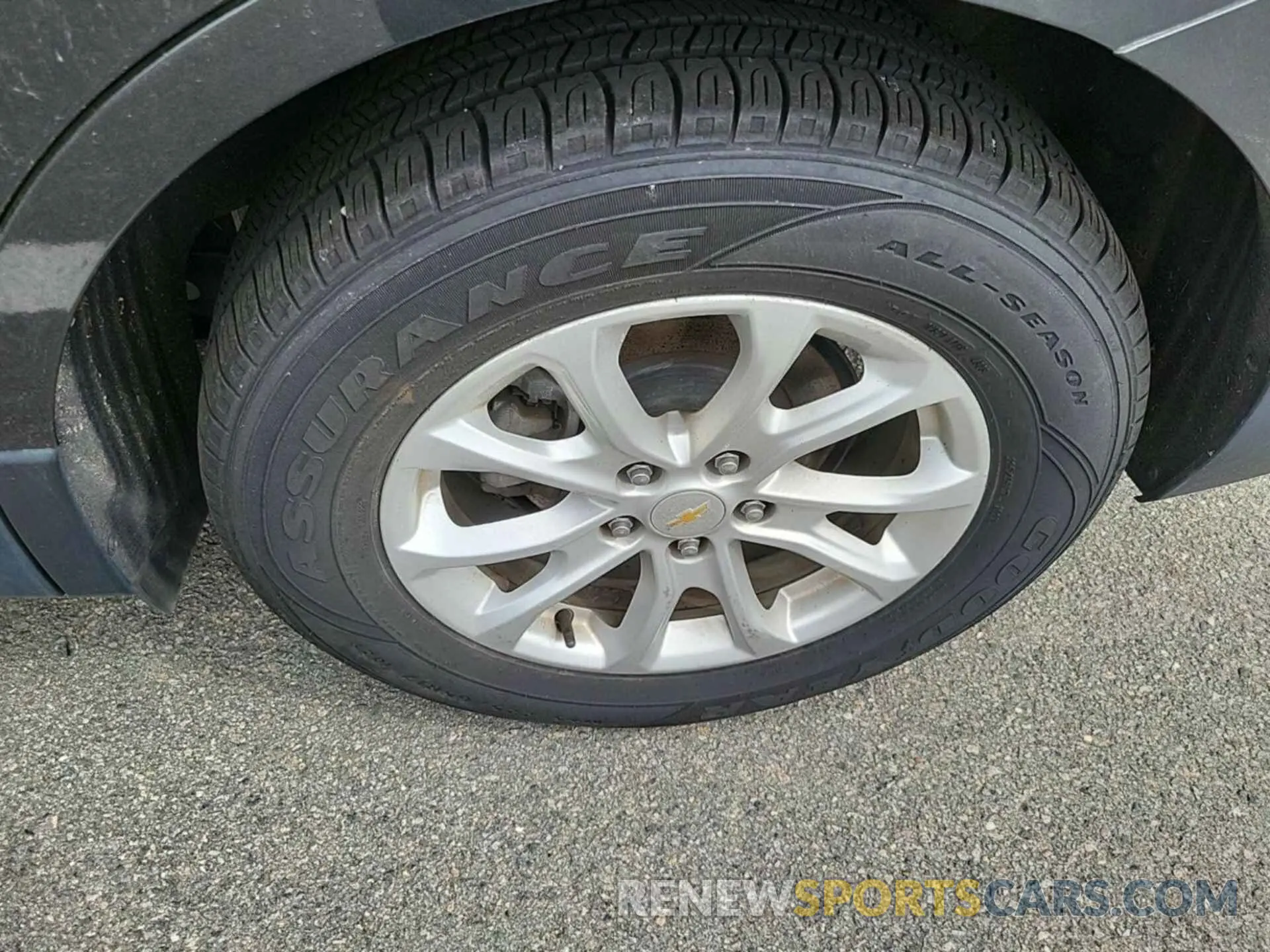 2 Photograph of a damaged car 2GNAXJEV2L6179980 CHEVROLET EQUINOX 2020