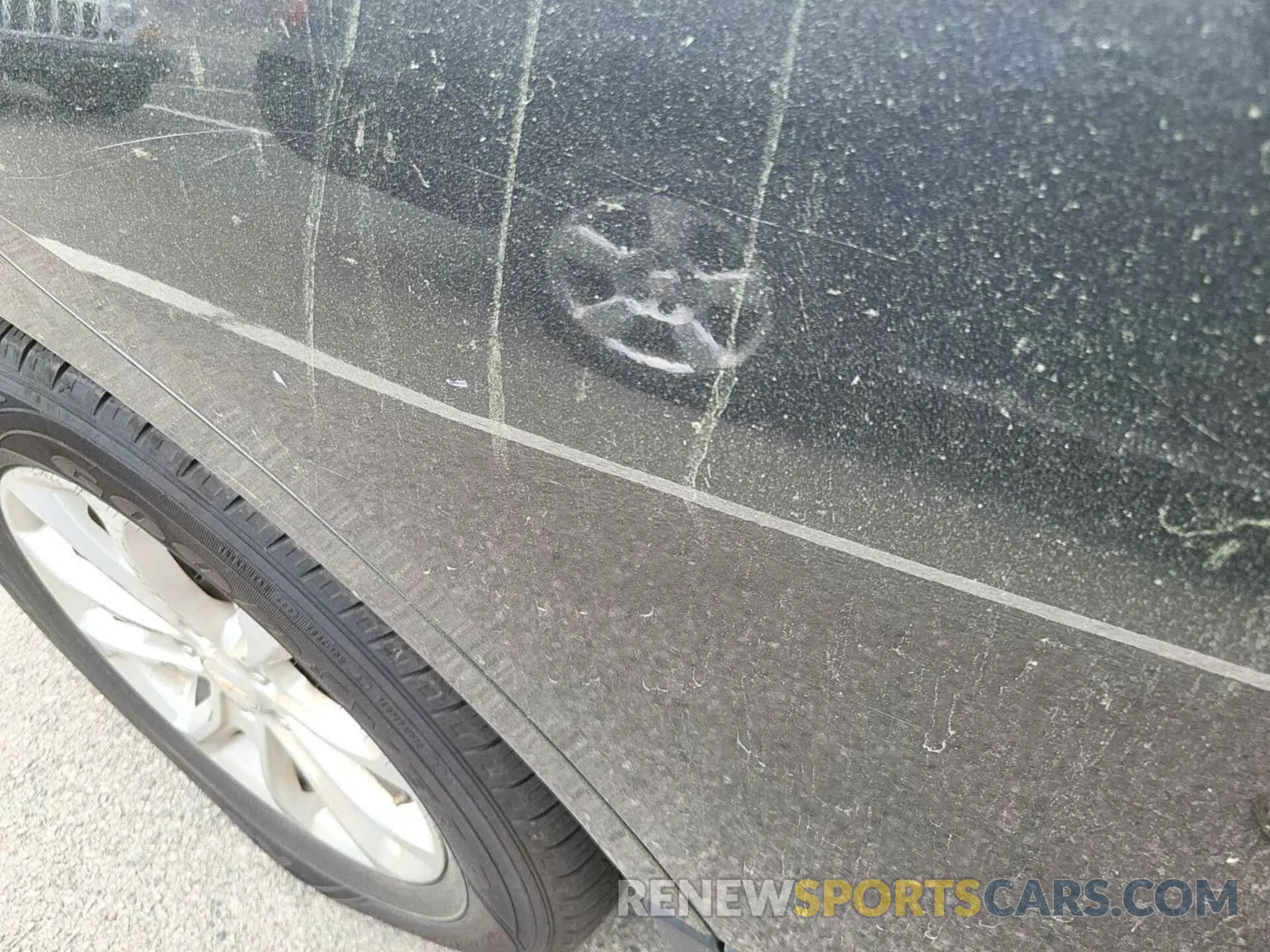 32 Photograph of a damaged car 2GNAXJEV2L6179980 CHEVROLET EQUINOX 2020