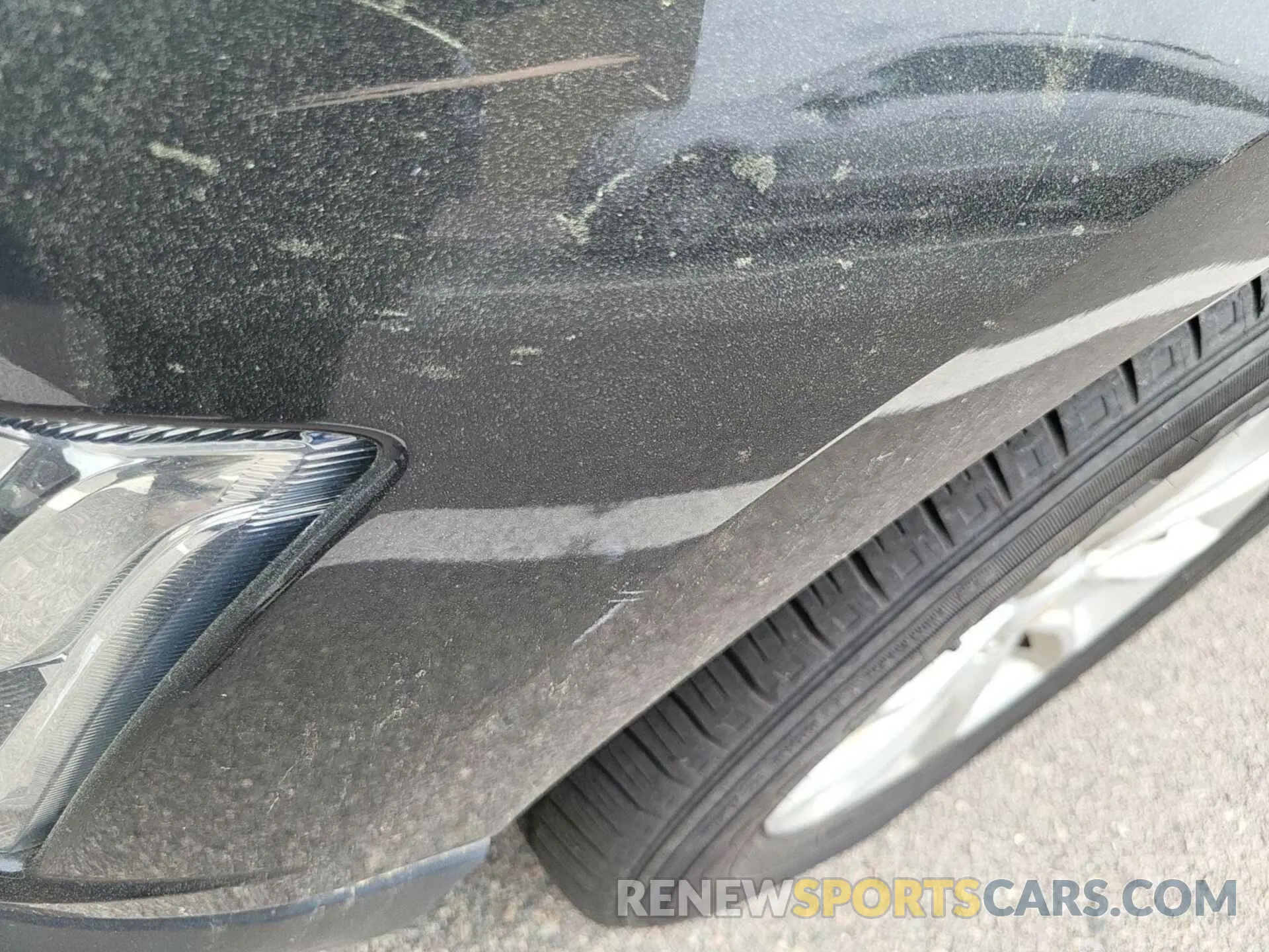 35 Photograph of a damaged car 2GNAXJEV2L6179980 CHEVROLET EQUINOX 2020