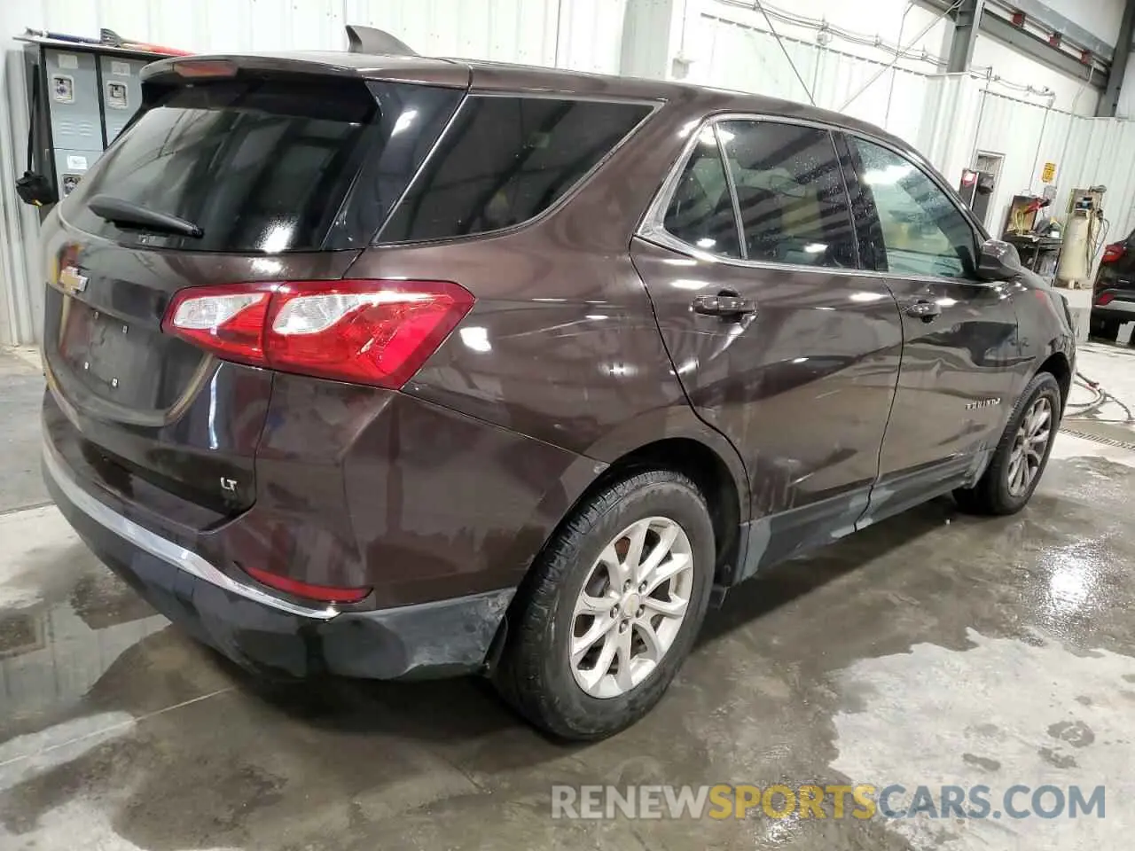 3 Photograph of a damaged car 2GNAXJEV2L6210256 CHEVROLET EQUINOX 2020