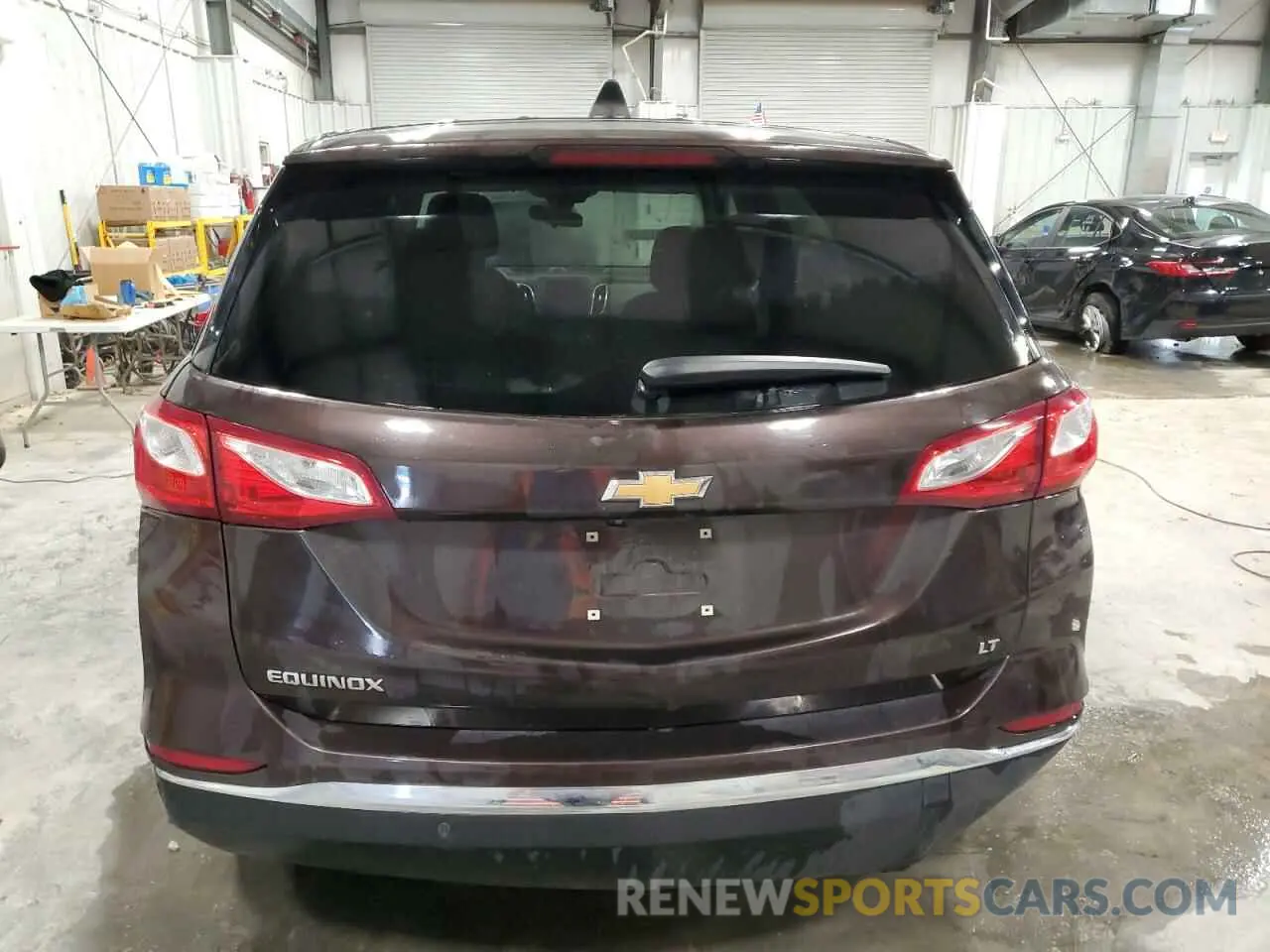 6 Photograph of a damaged car 2GNAXJEV2L6210256 CHEVROLET EQUINOX 2020