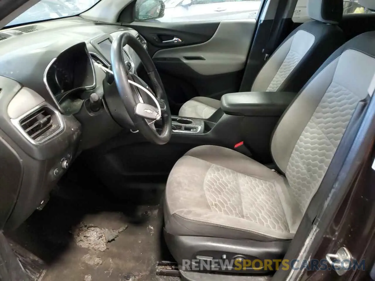 7 Photograph of a damaged car 2GNAXJEV2L6210256 CHEVROLET EQUINOX 2020