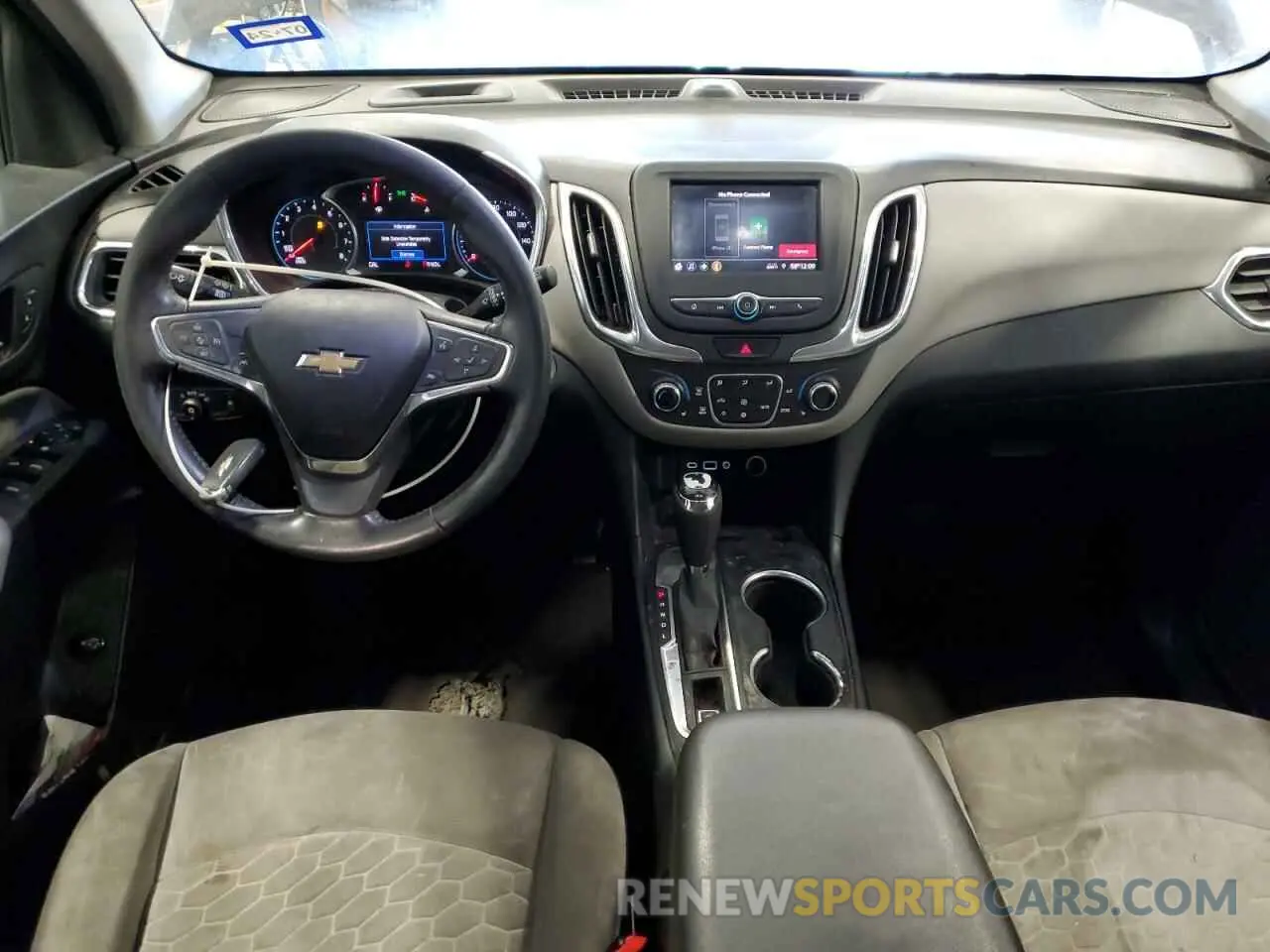 8 Photograph of a damaged car 2GNAXJEV2L6210256 CHEVROLET EQUINOX 2020