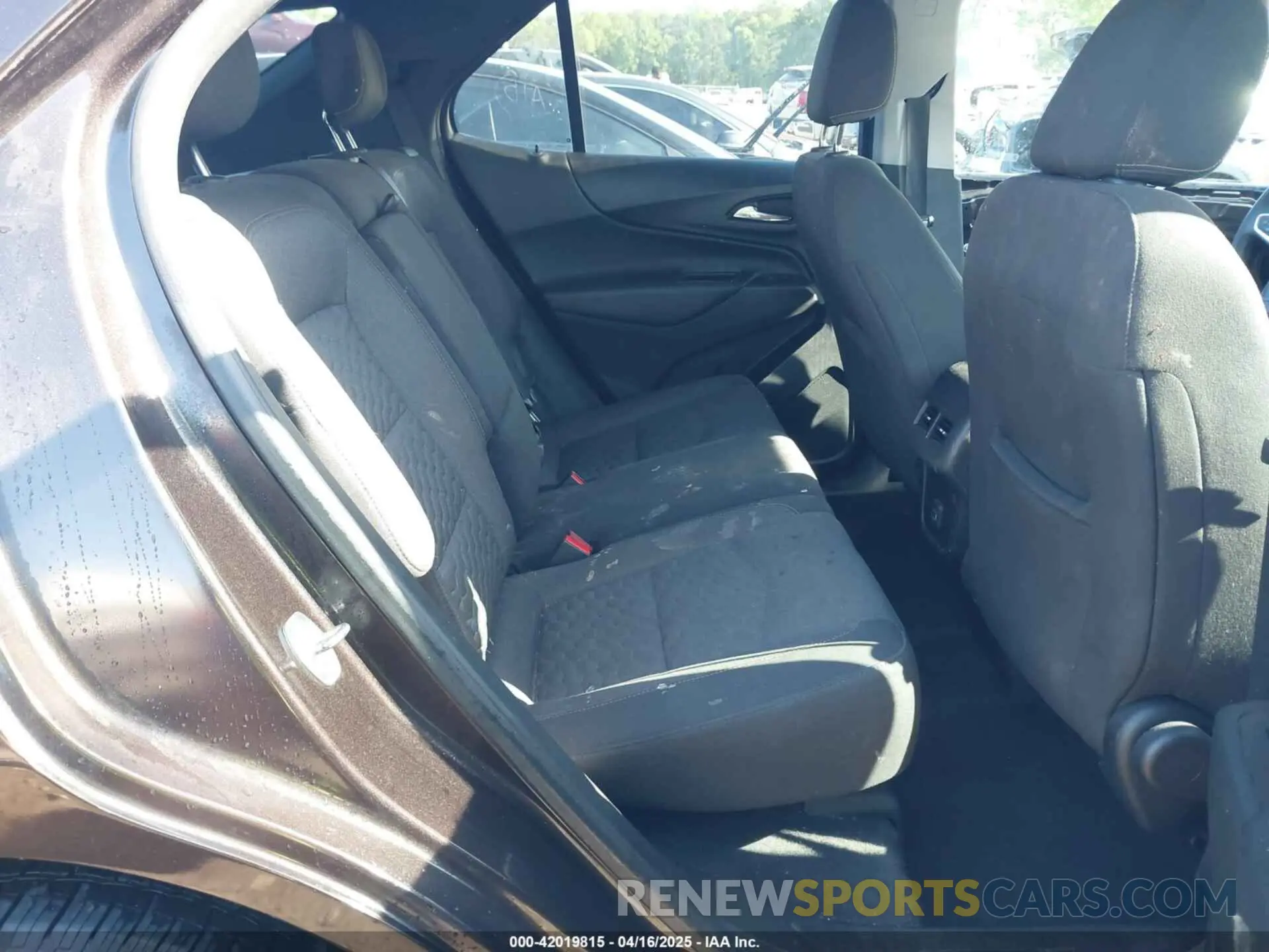 8 Photograph of a damaged car 2GNAXJEV2L6218129 CHEVROLET EQUINOX 2020