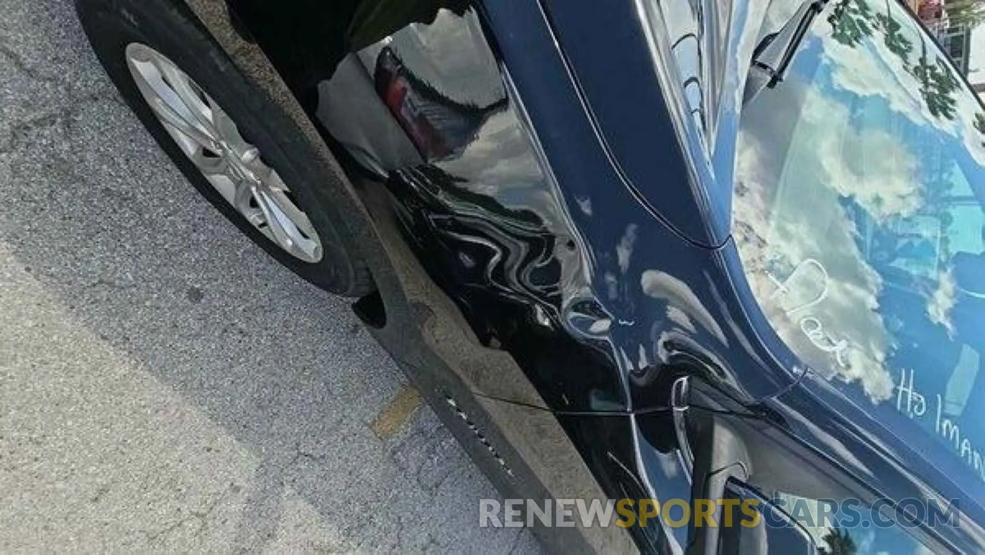 17 Photograph of a damaged car 2GNAXJEV2L6230877 CHEVROLET EQUINOX 2020