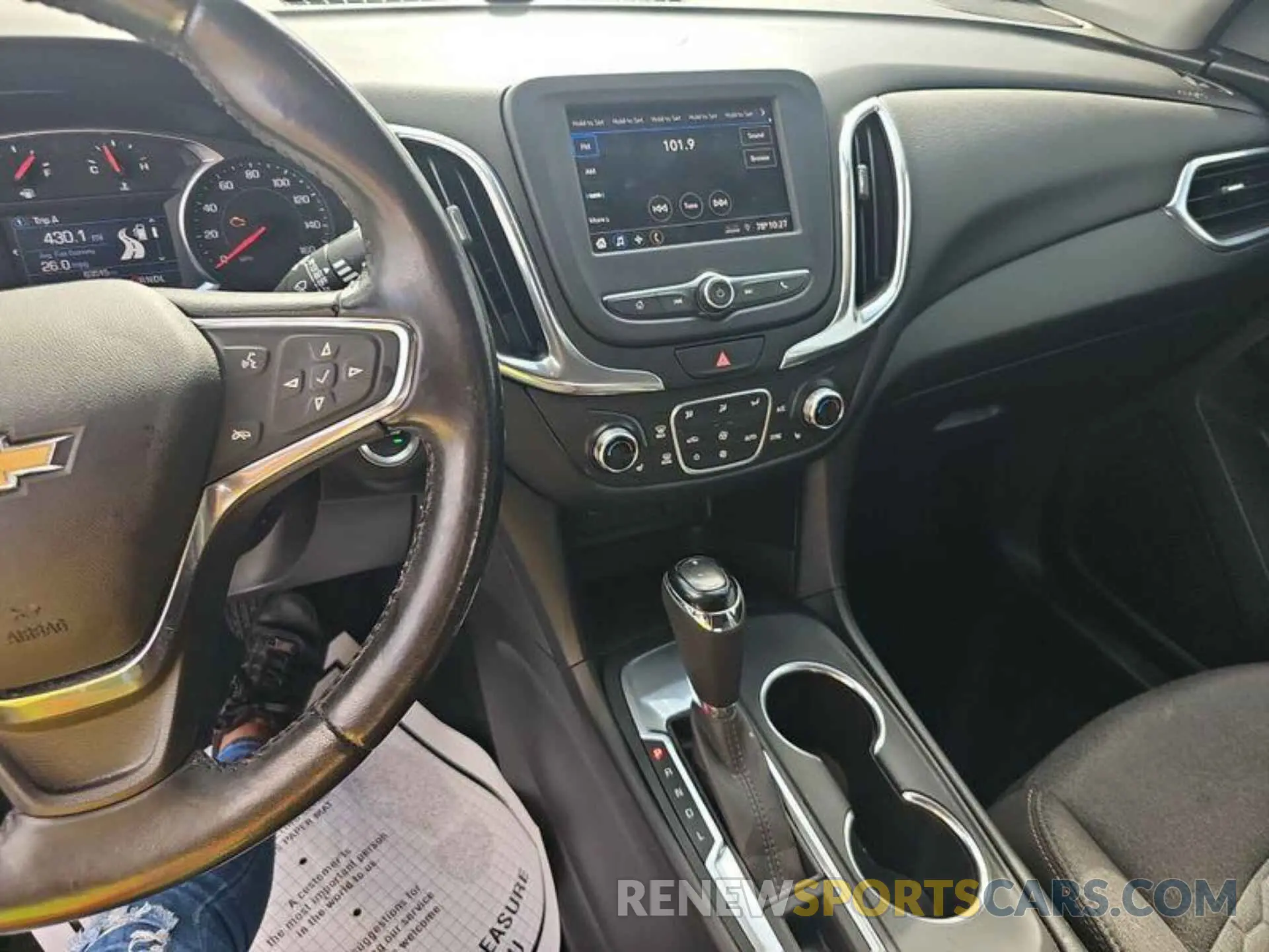 19 Photograph of a damaged car 2GNAXJEV2L6230877 CHEVROLET EQUINOX 2020