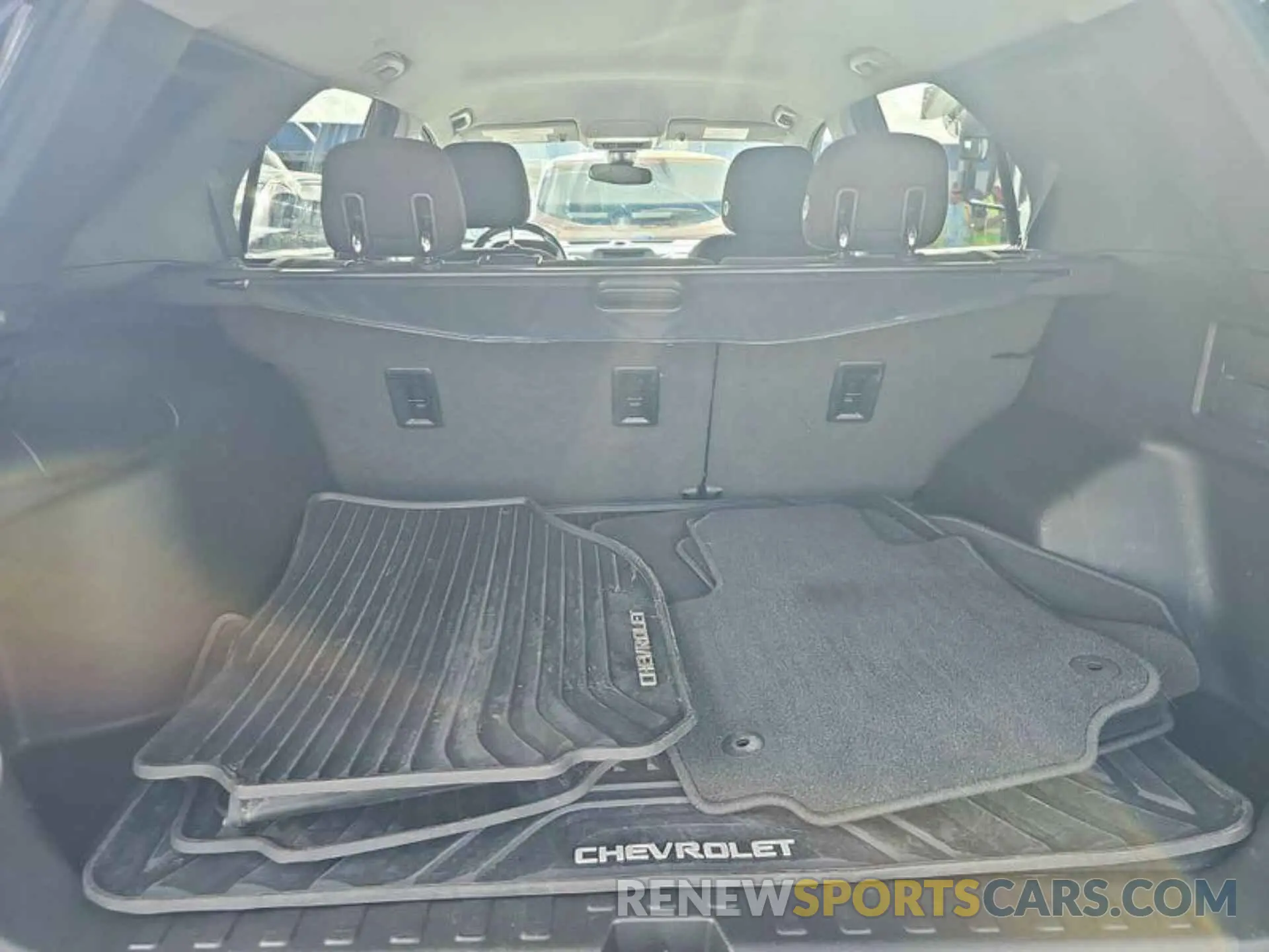 5 Photograph of a damaged car 2GNAXJEV2L6230877 CHEVROLET EQUINOX 2020