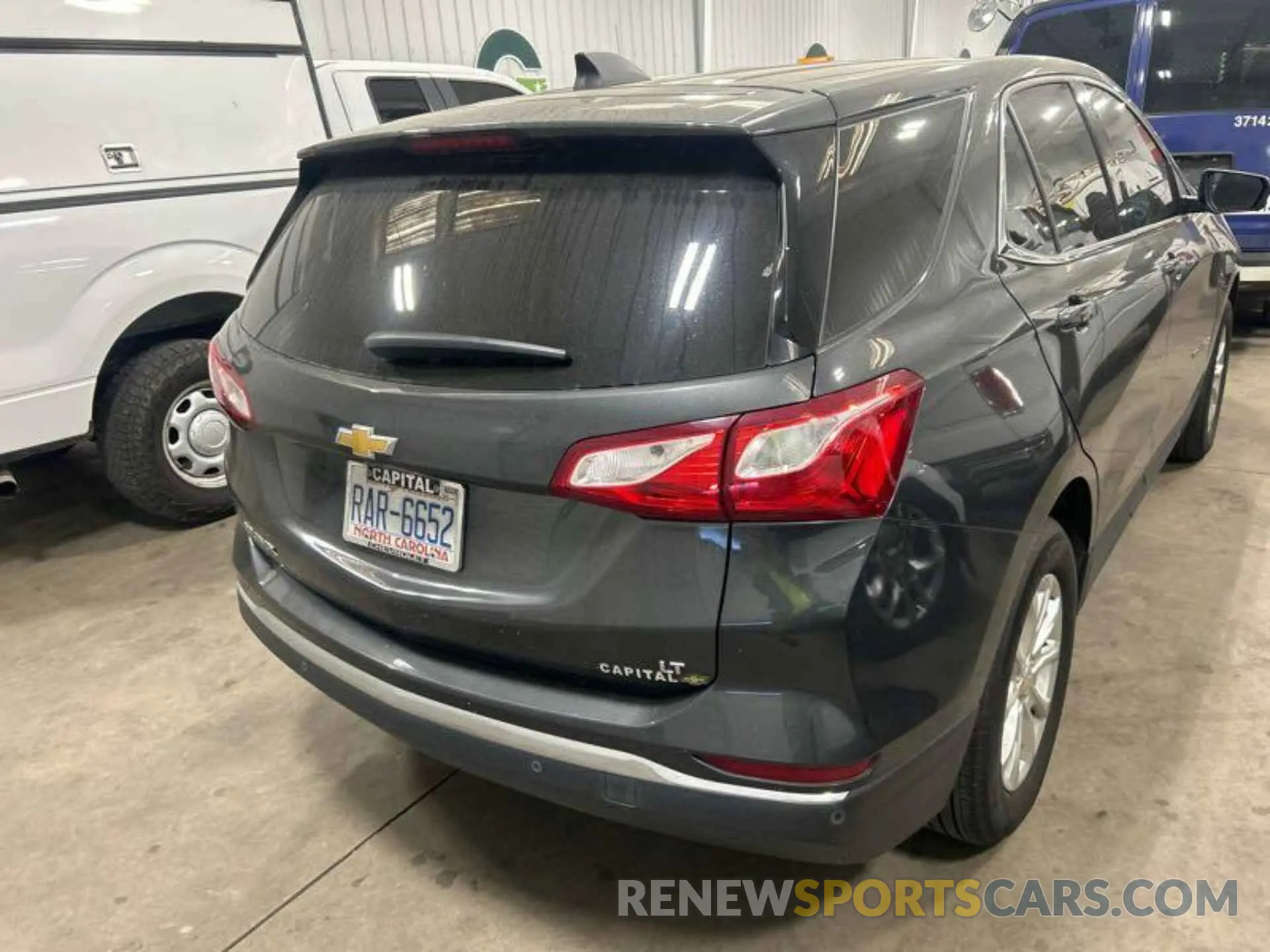 2 Photograph of a damaged car 2GNAXJEV2L6232063 CHEVROLET EQUINOX 2020