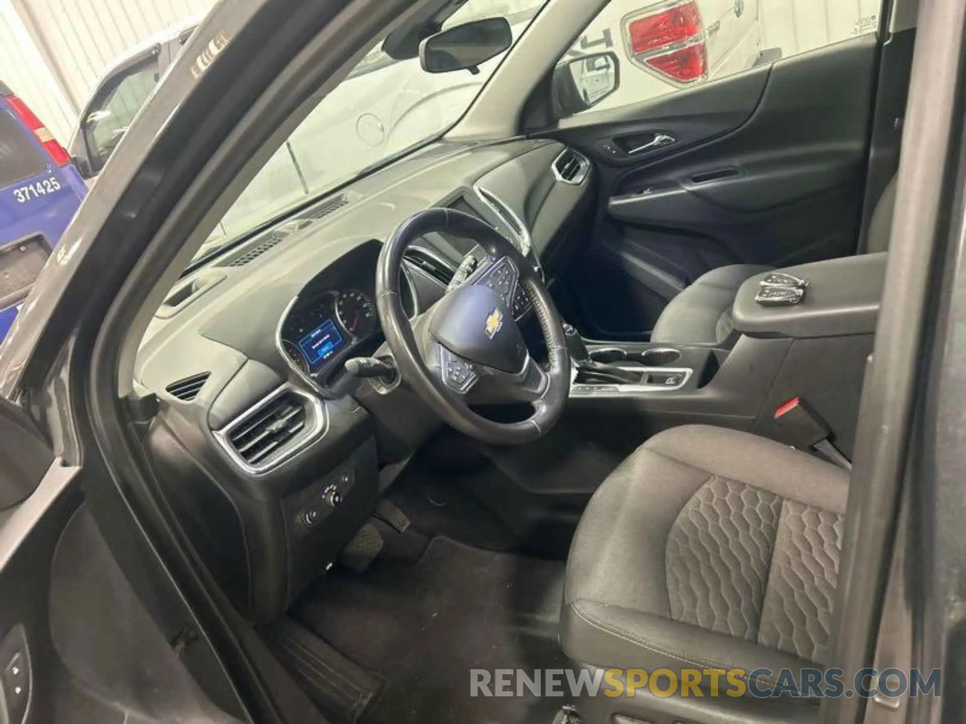 3 Photograph of a damaged car 2GNAXJEV2L6232063 CHEVROLET EQUINOX 2020