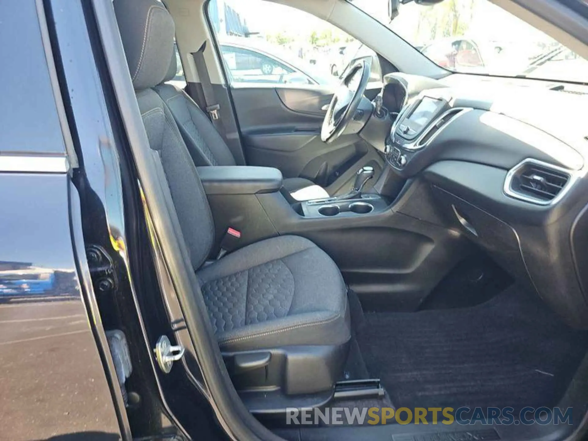 15 Photograph of a damaged car 2GNAXJEV2L6233018 CHEVROLET EQUINOX 2020