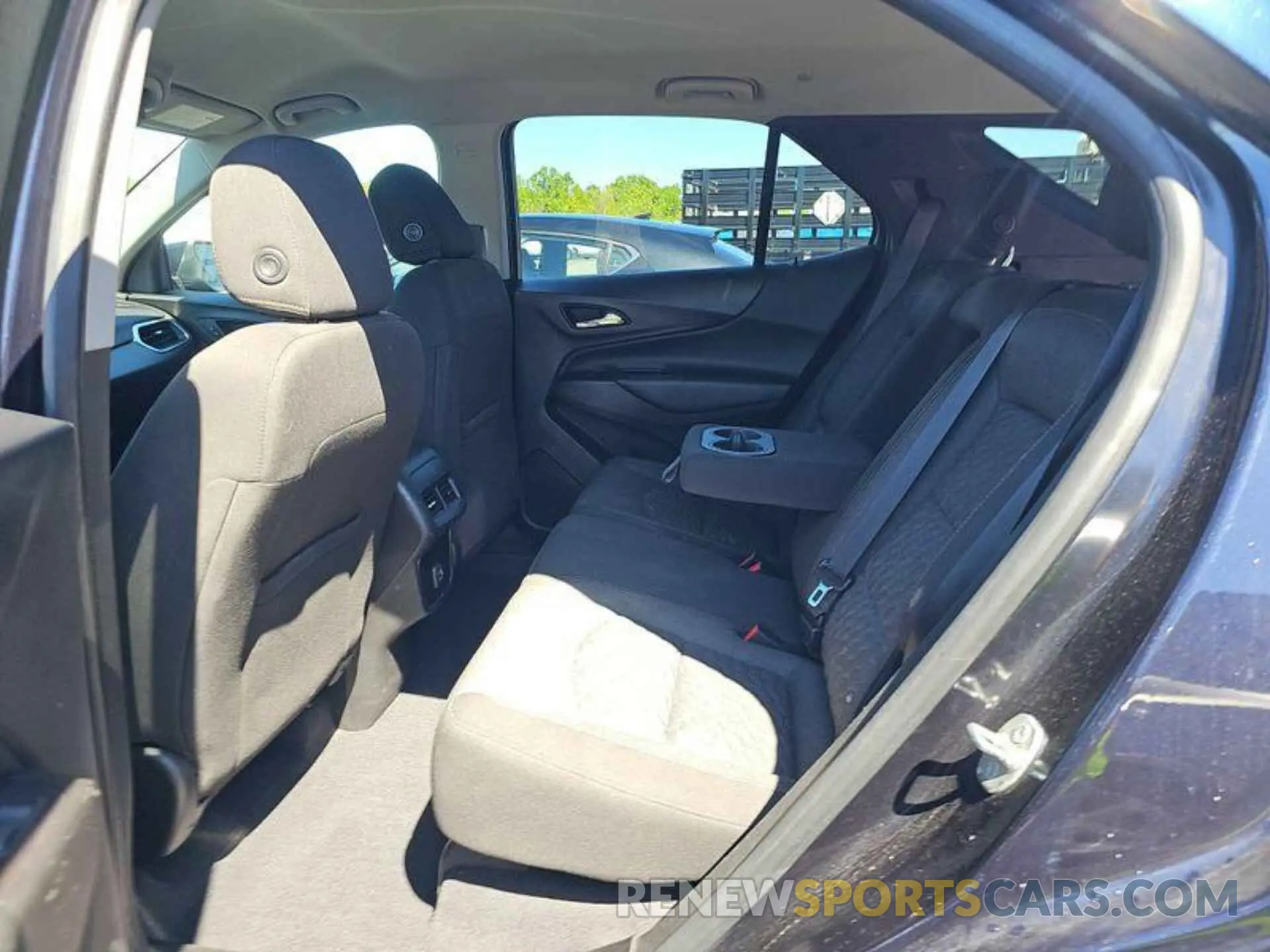 21 Photograph of a damaged car 2GNAXJEV2L6233018 CHEVROLET EQUINOX 2020