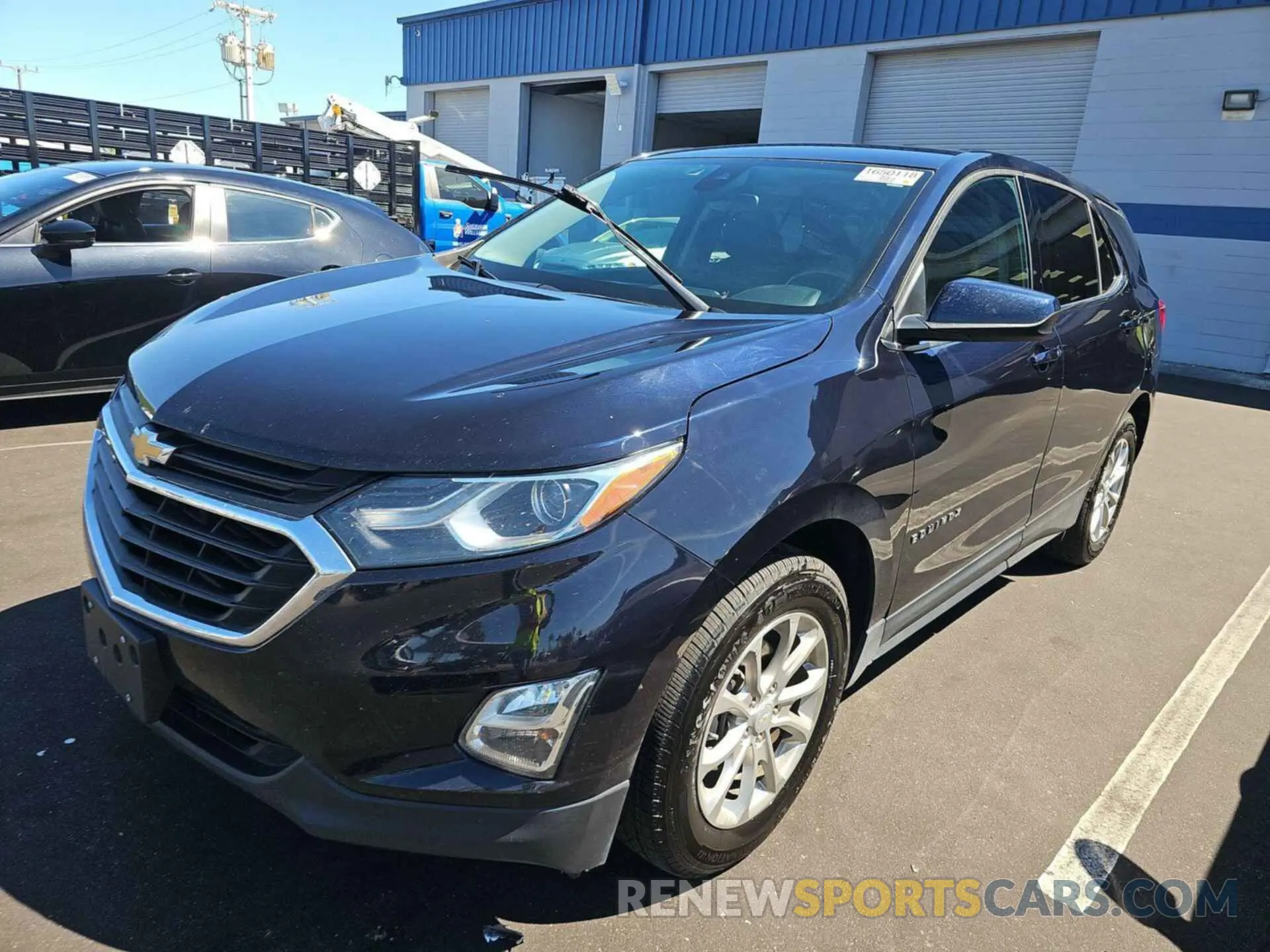 8 Photograph of a damaged car 2GNAXJEV2L6233018 CHEVROLET EQUINOX 2020