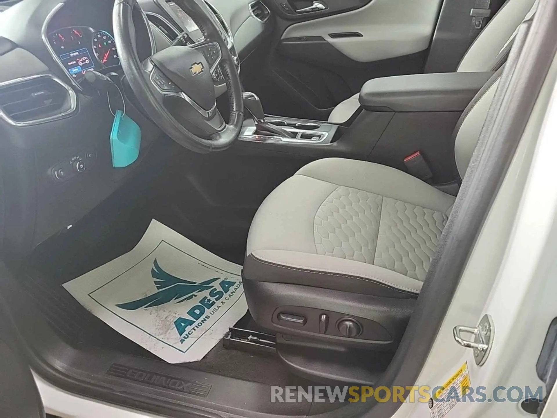 15 Photograph of a damaged car 2GNAXJEV3L6156658 CHEVROLET EQUINOX 2020