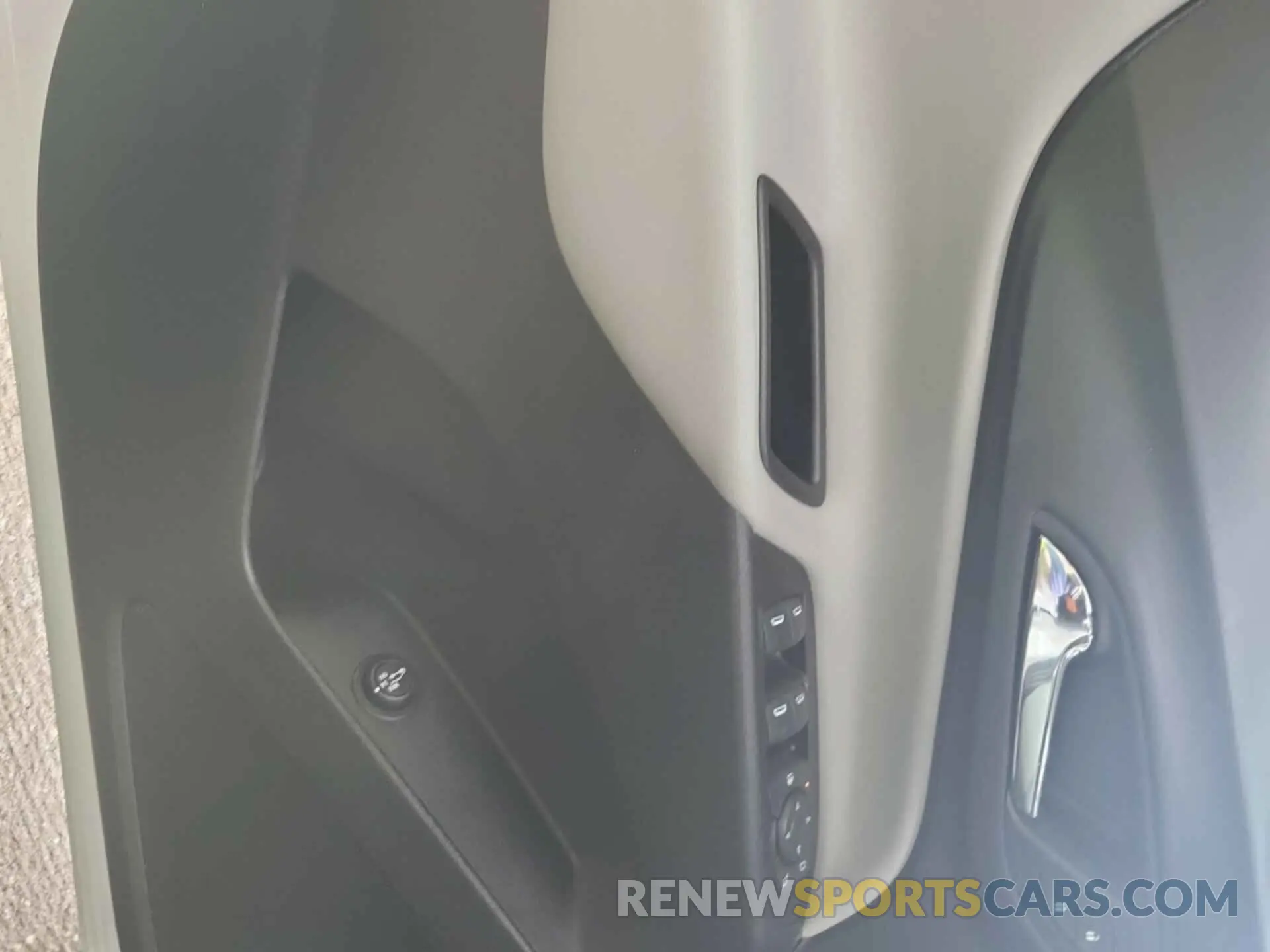 25 Photograph of a damaged car 2GNAXJEV3L6156658 CHEVROLET EQUINOX 2020