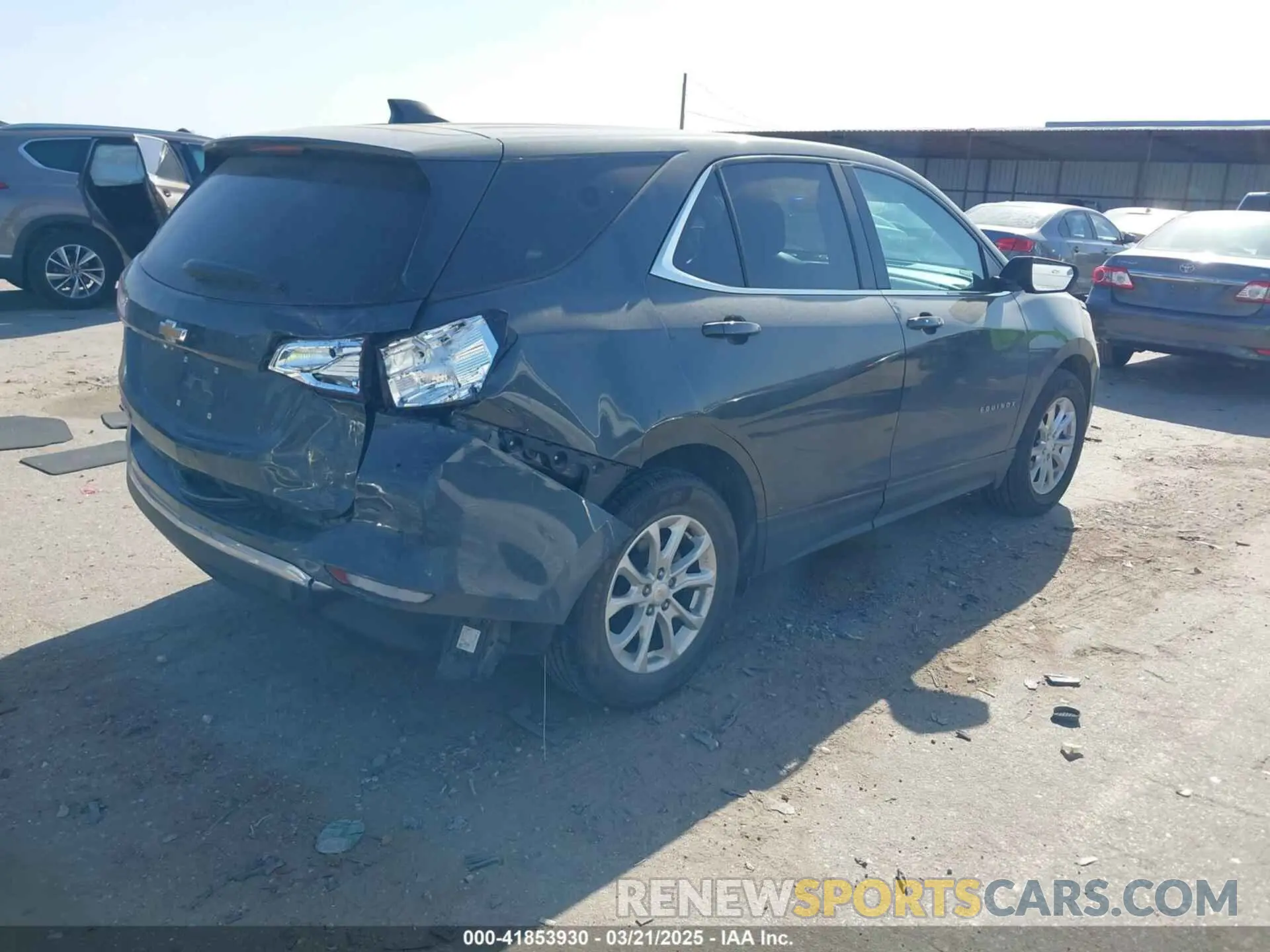 4 Photograph of a damaged car 2GNAXJEV3L6173217 CHEVROLET EQUINOX 2020