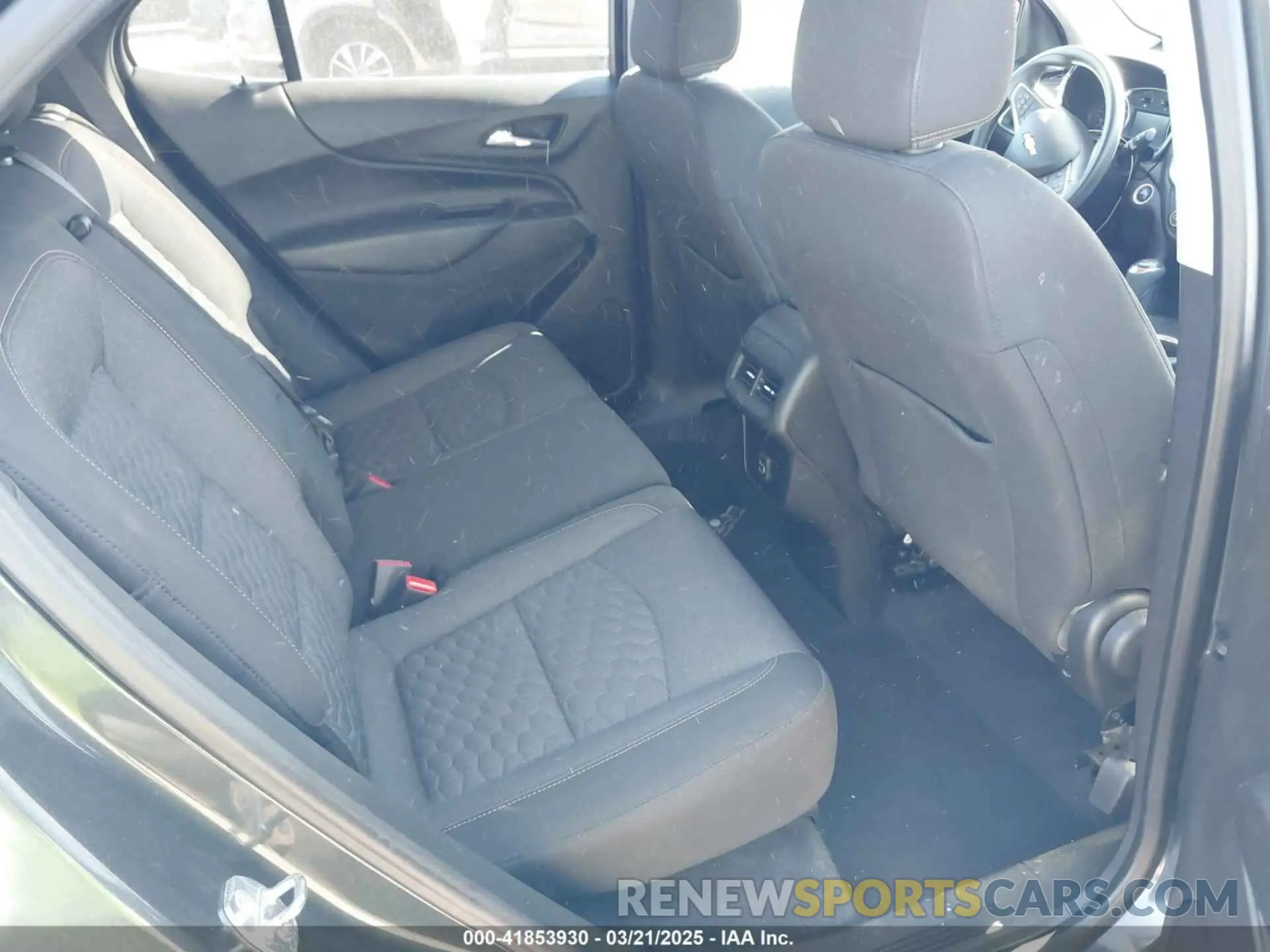 8 Photograph of a damaged car 2GNAXJEV3L6173217 CHEVROLET EQUINOX 2020