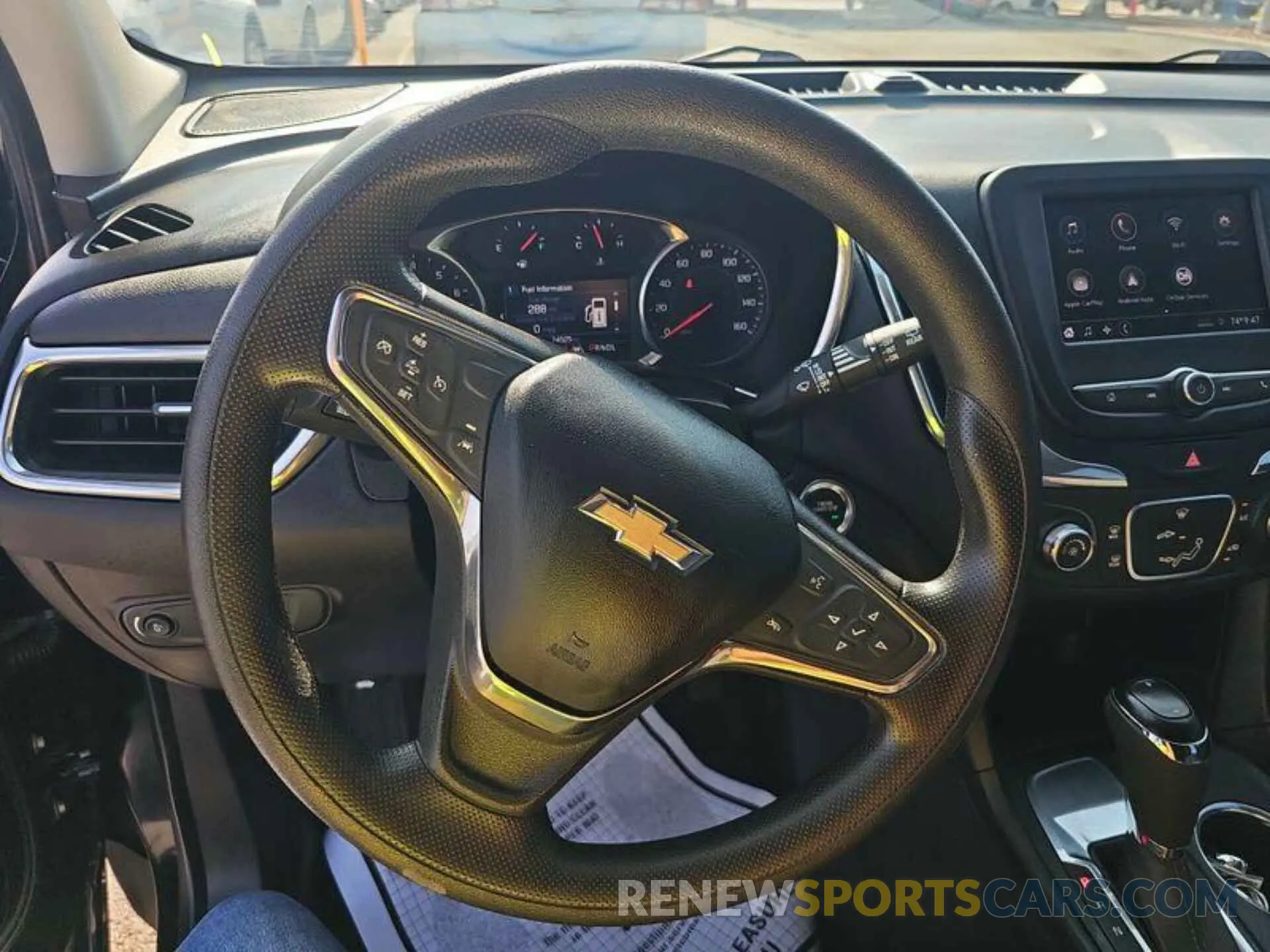 17 Photograph of a damaged car 2GNAXJEV3L6215868 CHEVROLET EQUINOX 2020