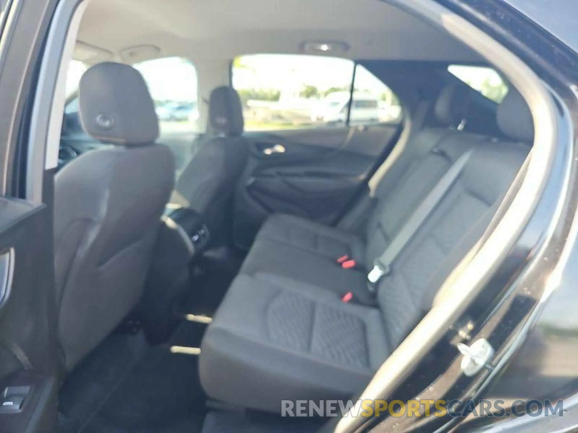 19 Photograph of a damaged car 2GNAXJEV3L6215868 CHEVROLET EQUINOX 2020