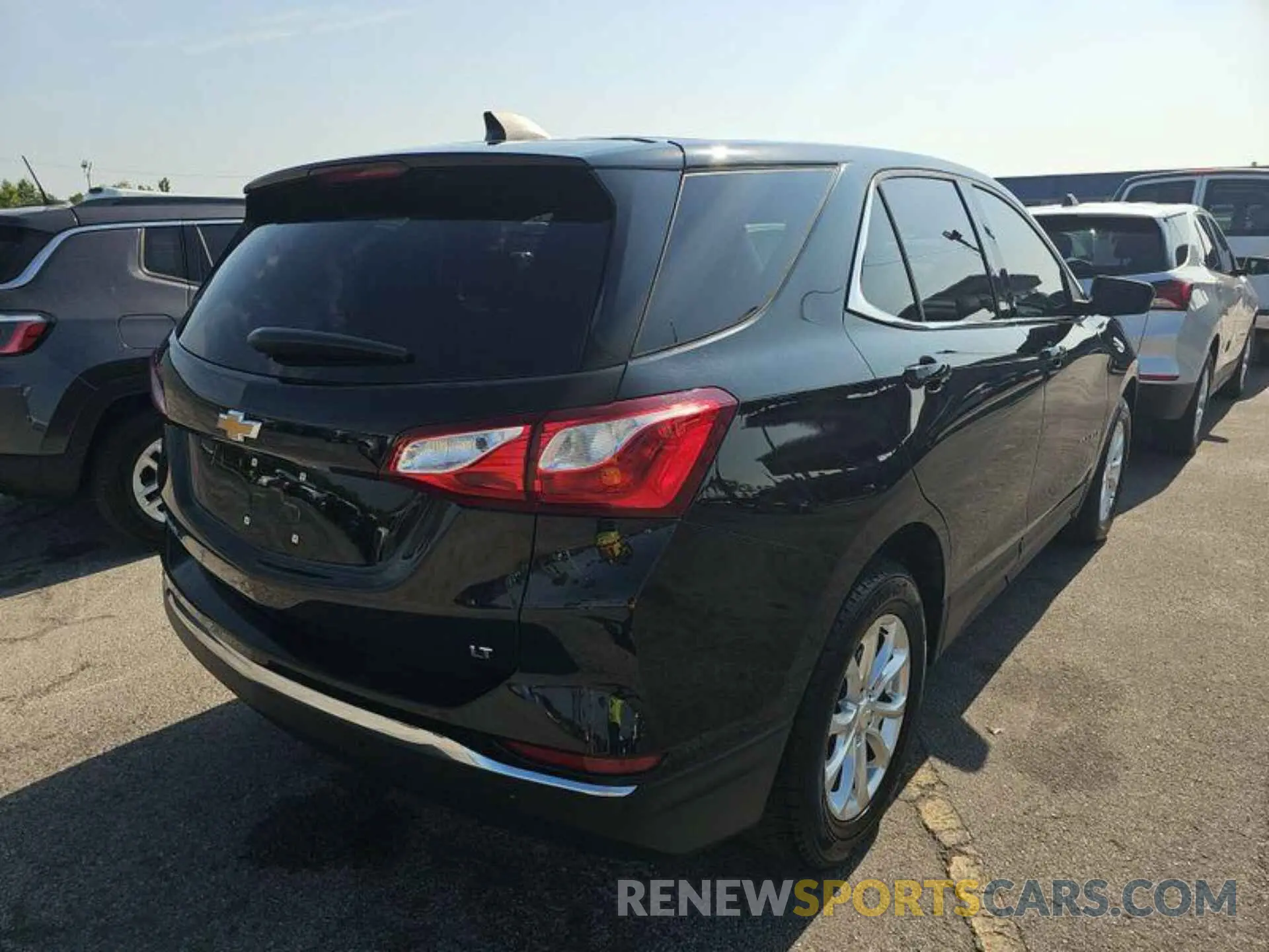 4 Photograph of a damaged car 2GNAXJEV3L6215868 CHEVROLET EQUINOX 2020