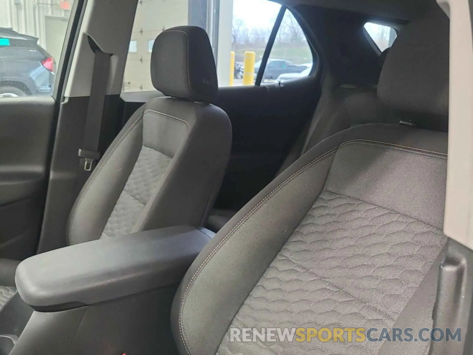 23 Photograph of a damaged car 2GNAXJEV3L6231083 CHEVROLET EQUINOX 2020