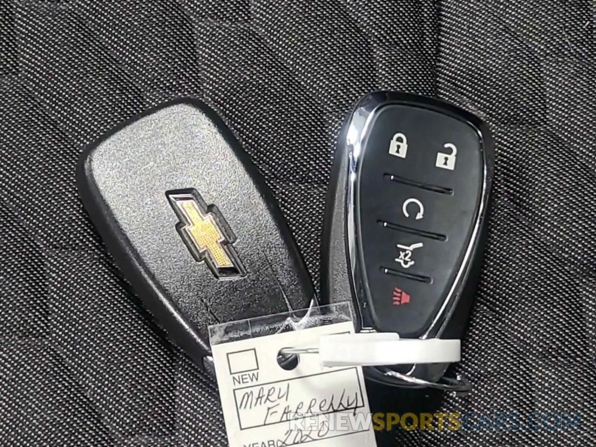 30 Photograph of a damaged car 2GNAXJEV3L6231083 CHEVROLET EQUINOX 2020