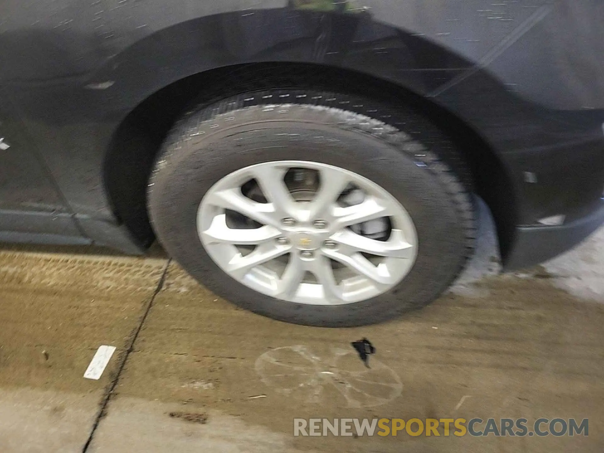 41 Photograph of a damaged car 2GNAXJEV3L6231083 CHEVROLET EQUINOX 2020