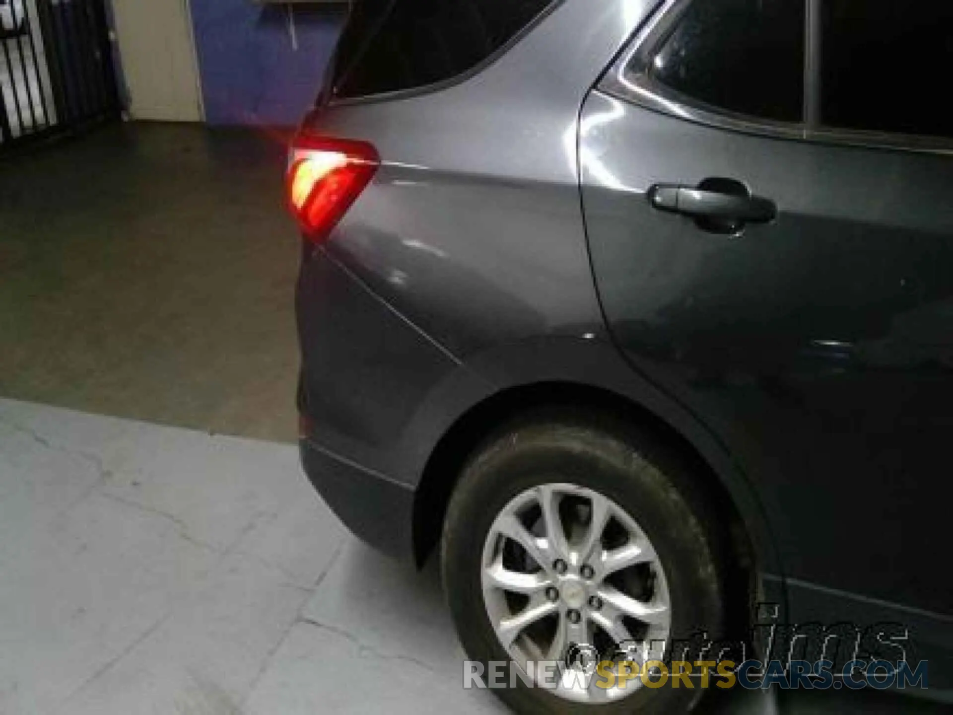 6 Photograph of a damaged car 2GNAXJEV3L6233397 CHEVROLET EQUINOX 2020